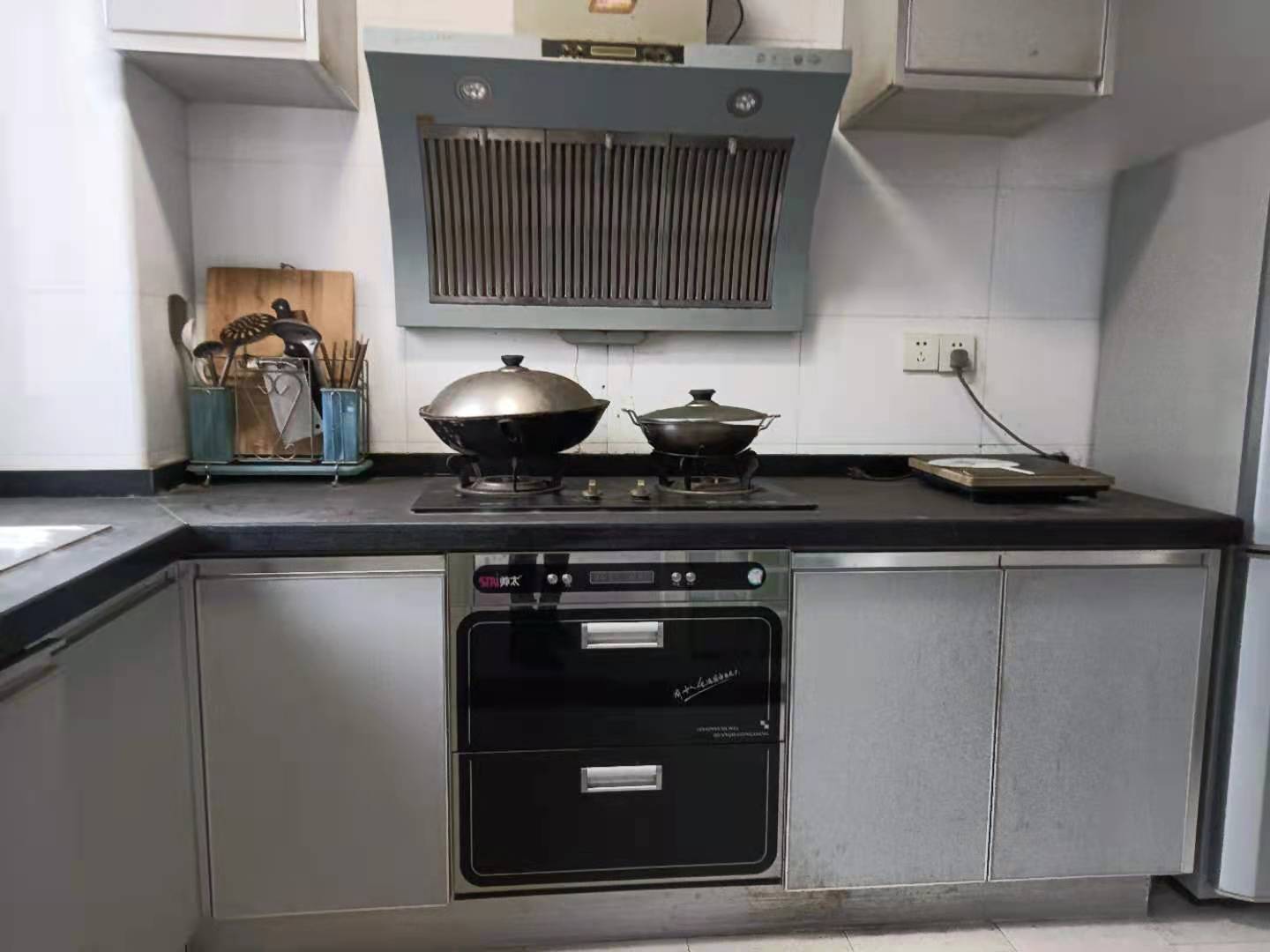 世纪嘉苑 3室2厅2卫 2000.0元/月 世纪嘉苑 3室2厅2卫 2000.0元/月室内图