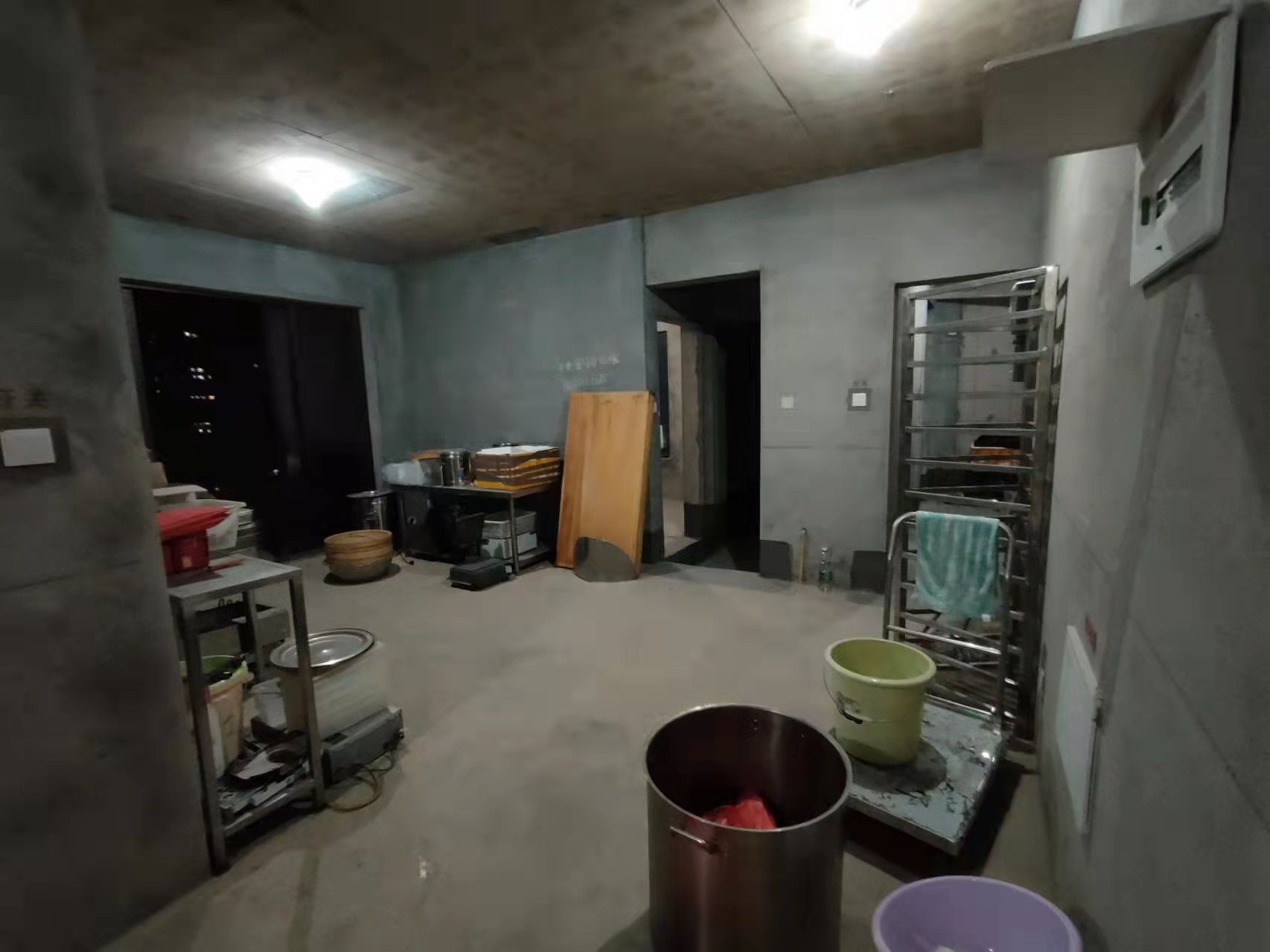 翡翠公园(北大资源)  3室2厅2卫    68.0万 翡翠公园(北大资源)  3室2厅2卫    68.0万客厅