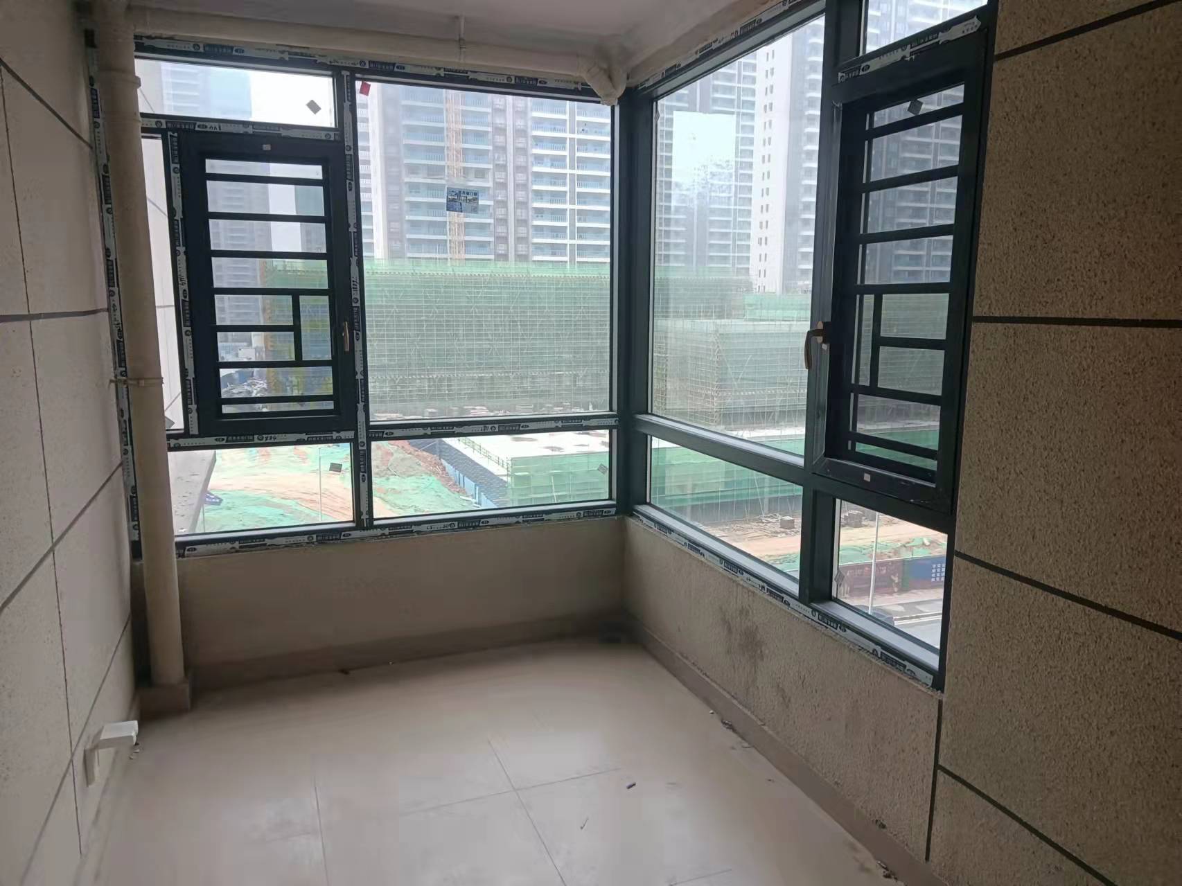 碧桂园梓山府 4室2厅2卫 2800.0元/月 碧桂园梓山府 4室2厅2卫 2800.0元/月室内图