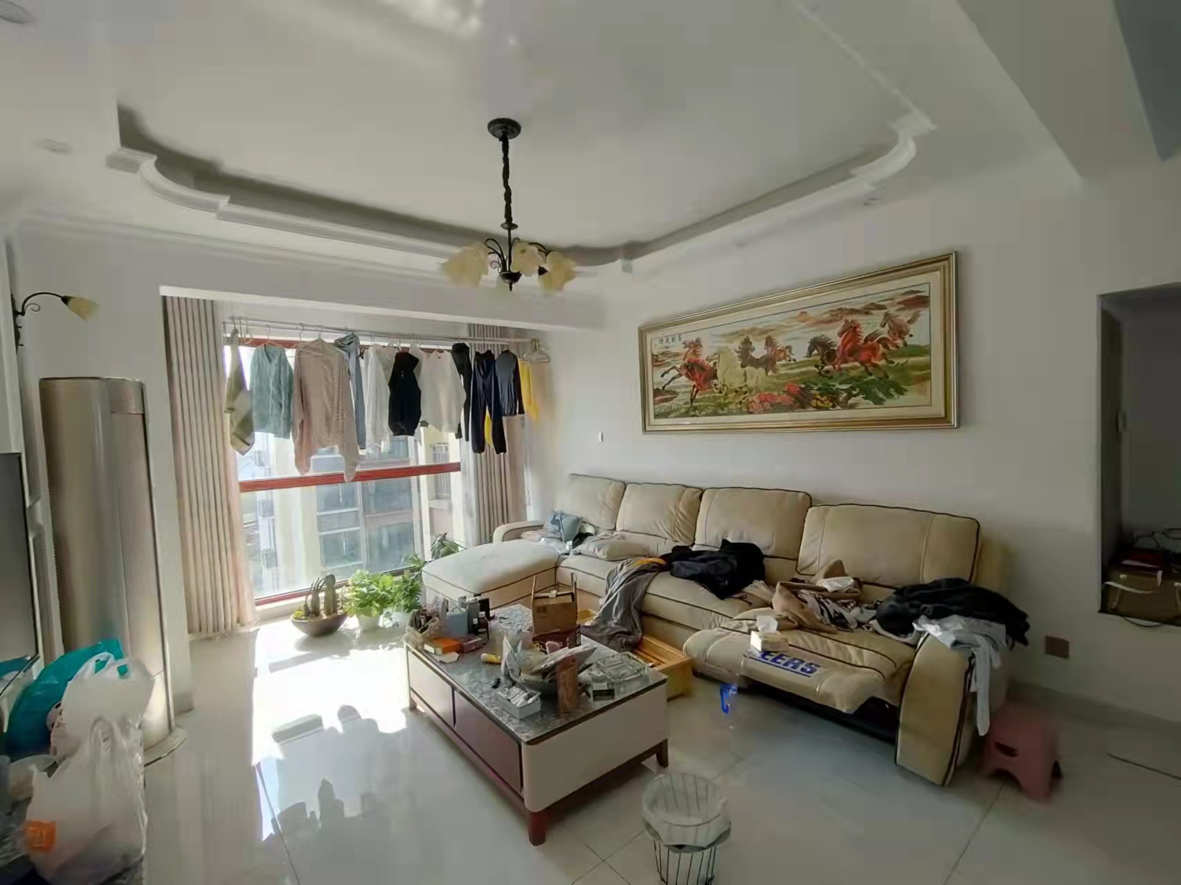 金色湖畔 3室2厅2卫 68.0万 金色湖畔 3室2厅2卫 68.0万客厅