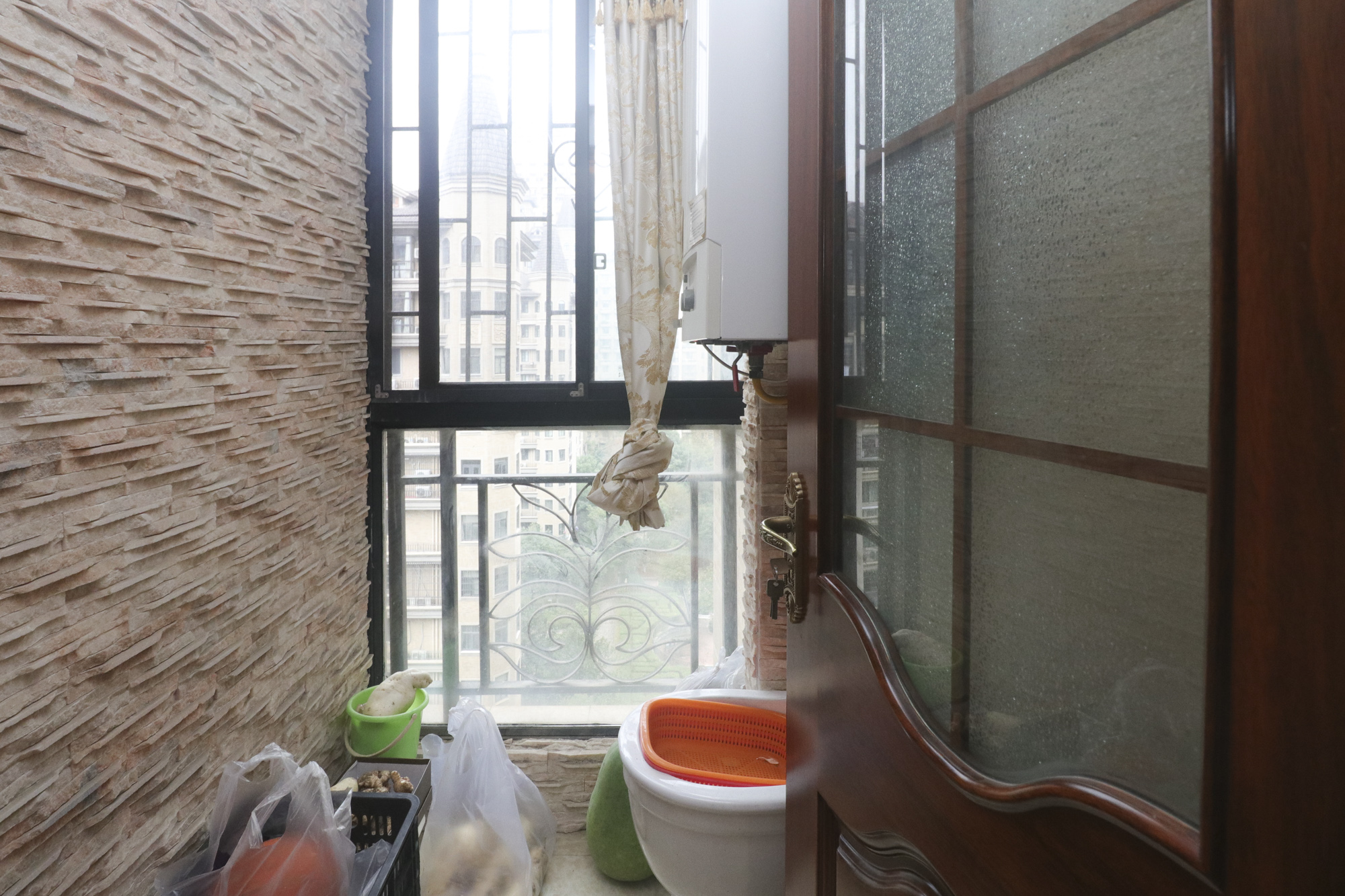 沁园春御院  4室2厅2卫    305.0万阳台