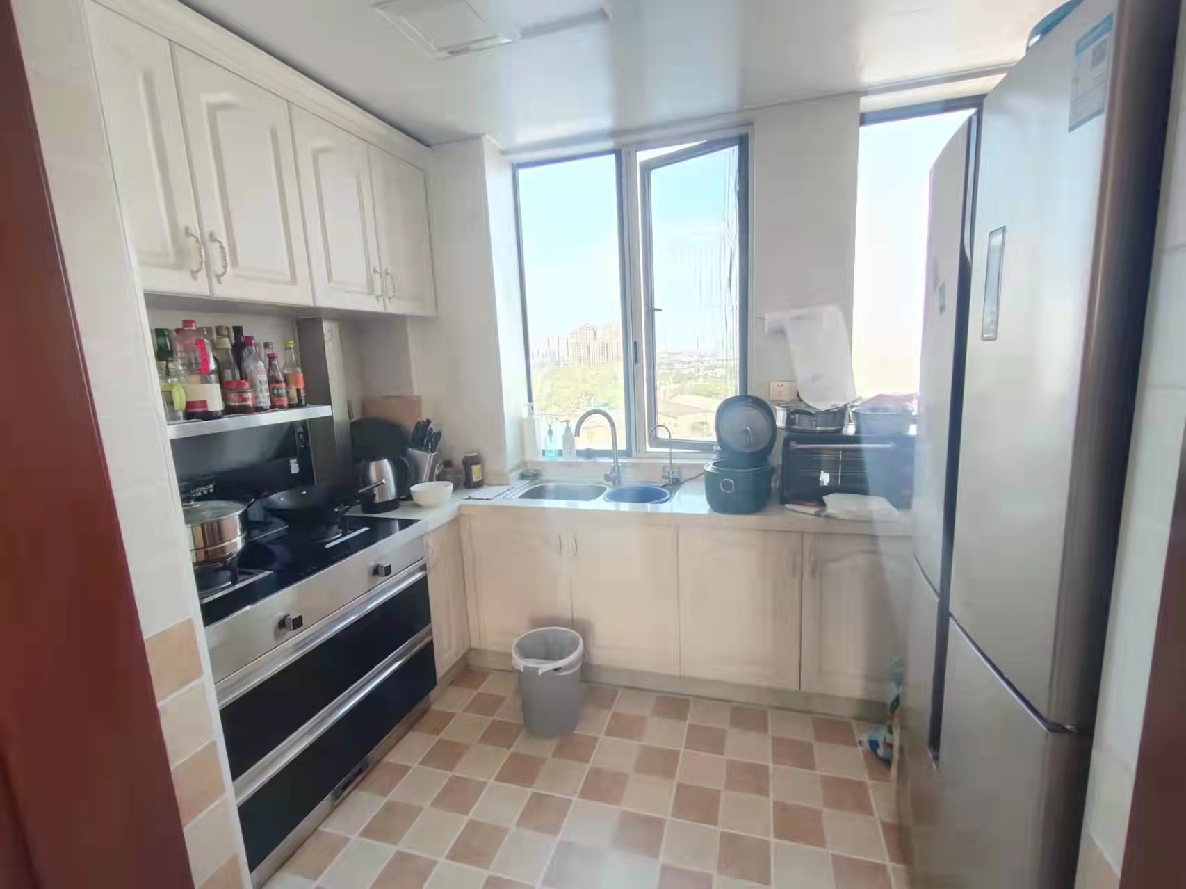 金色湖畔 3室2厅2卫 68.0万 金色湖畔 3室2厅2卫 68.0万客厅