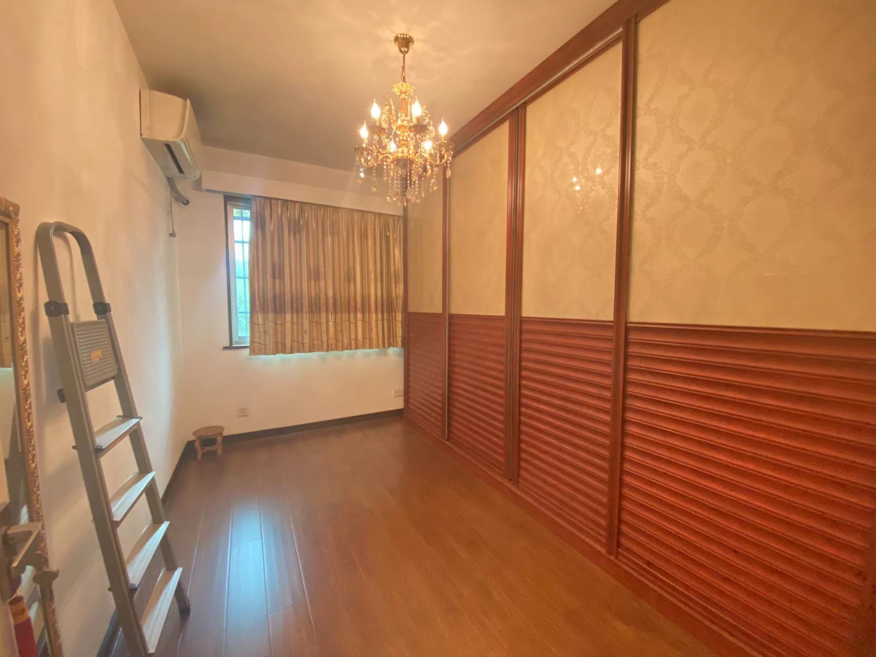 湘园小区 3室2厅2卫 85.0万 湘园小区 3室2厅2卫 85.0万客厅