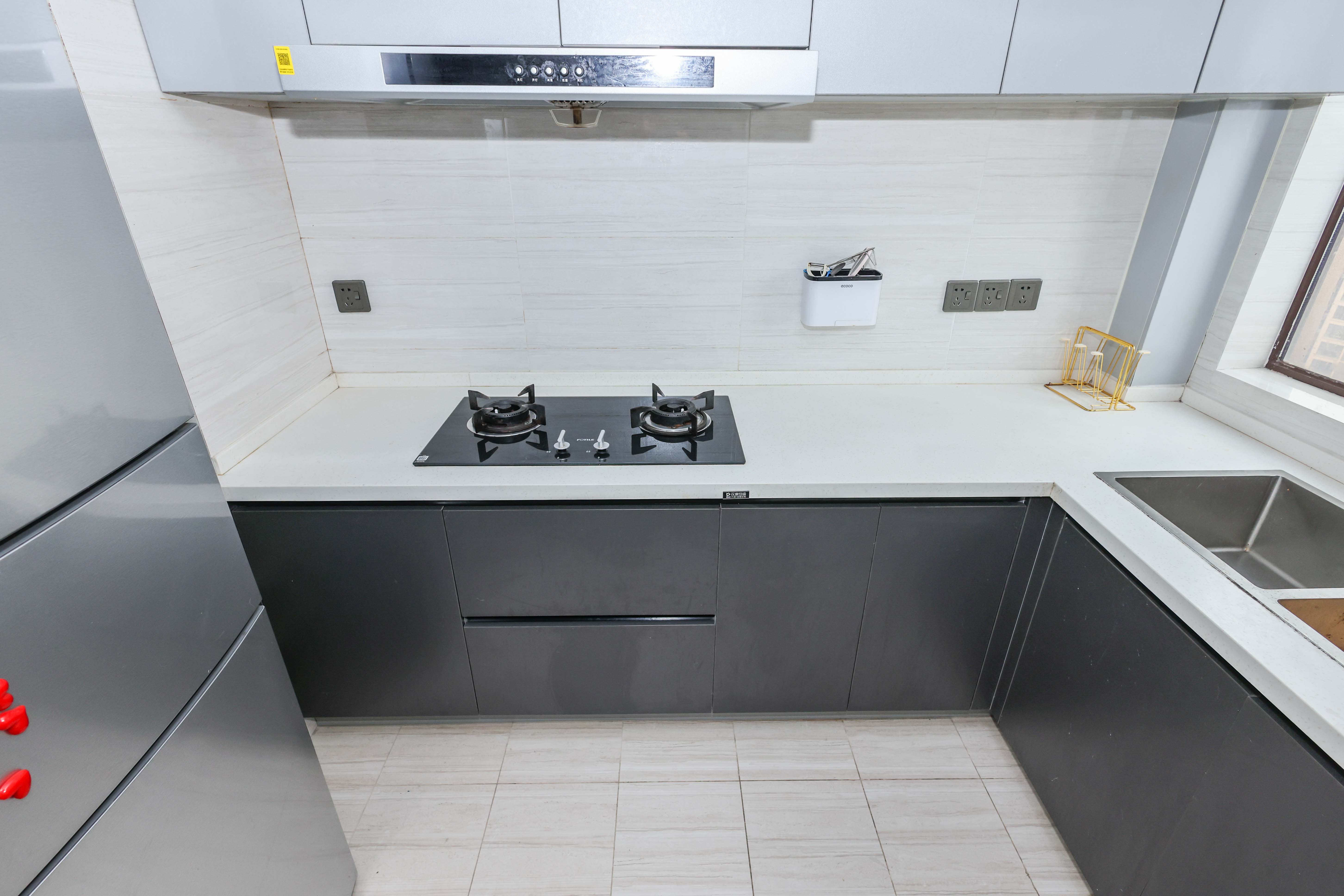 梅溪鑫苑名家  3室2厅2卫    168.0万厨房