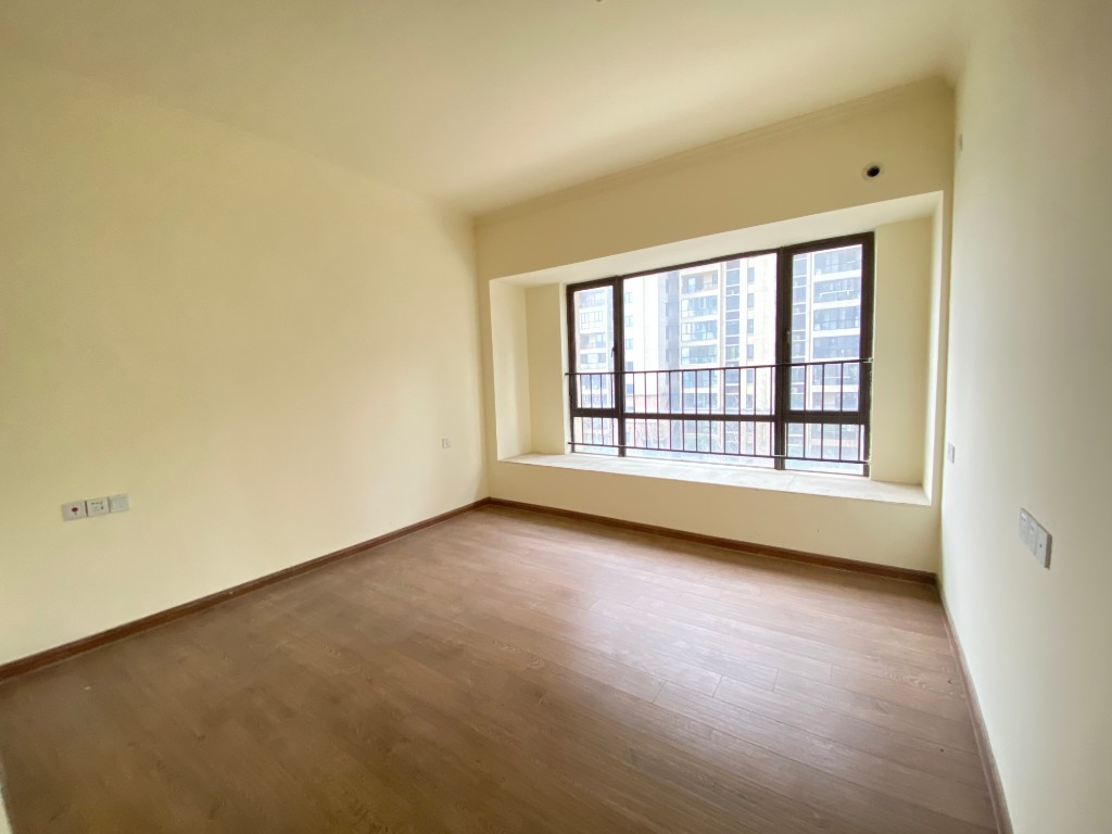 碧桂园 4室2厅2卫 2800.0元/月 碧桂园 4室2厅2卫 2800.0元/月室内图