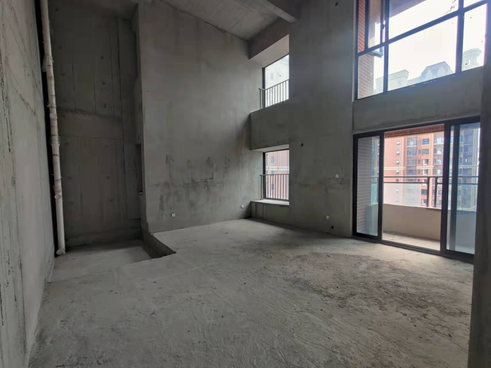 翡翠公园(北大资源) 5室2厅2卫 120.0万 翡翠公园(北大资源) 5室2厅2卫 120.0万客厅