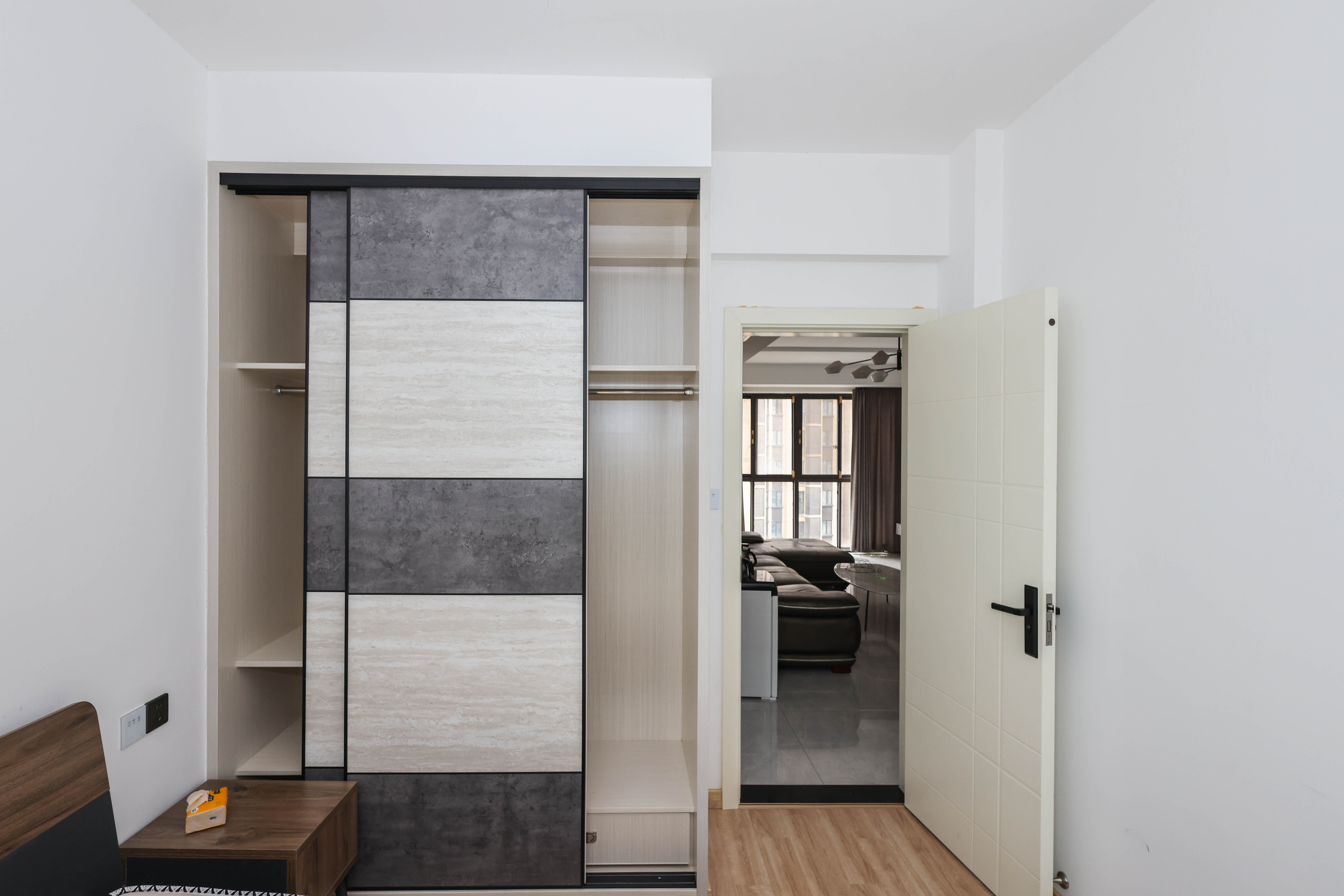 梅溪鑫苑名家  3室2厅2卫    168.0万卧室