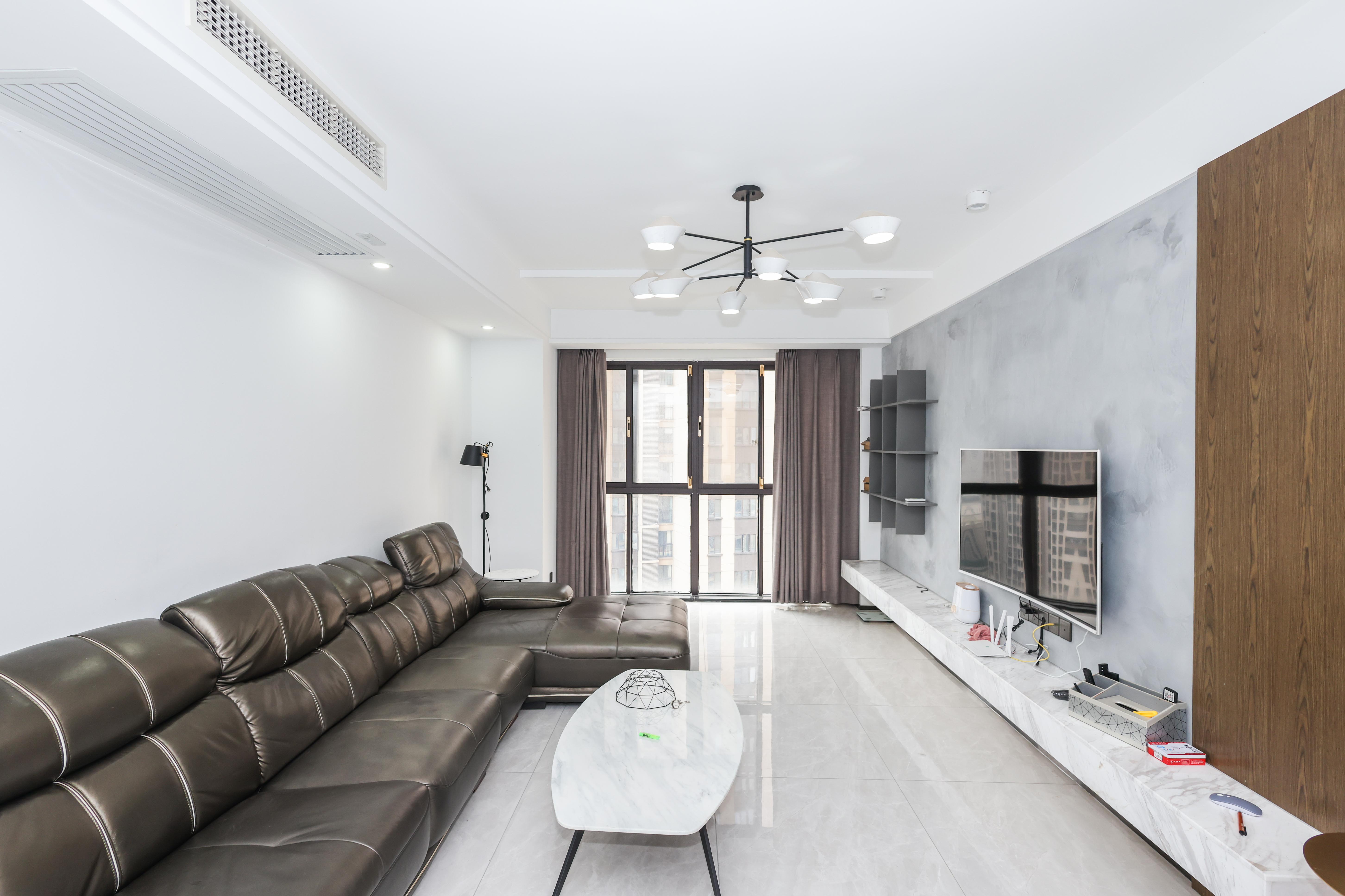 梅溪鑫苑名家  3室2厅2卫    168.0万室内图1