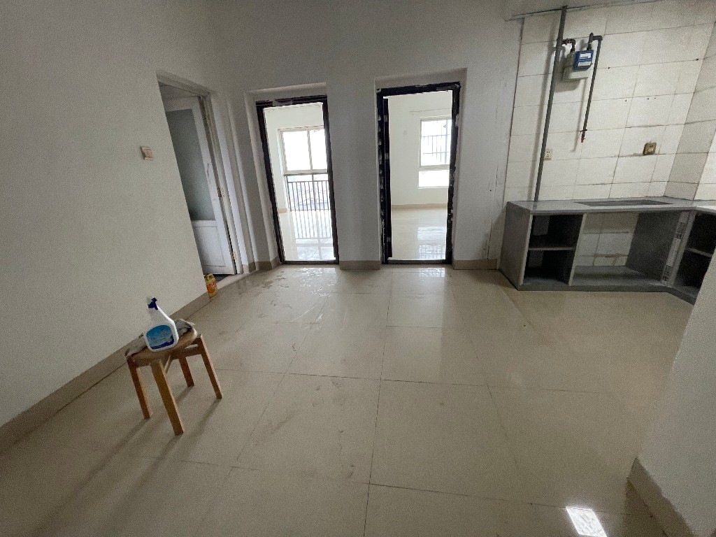 耀华锦园 2室2厅1卫 55.0万 耀华锦园 2室2厅1卫 55.0万客厅