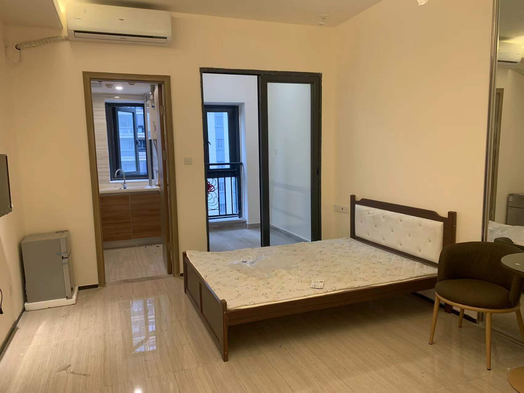 恒大绿洲 1室1厅1卫 1100.0元/月 恒大绿洲 1室1厅1卫 1100.0元/月室内图