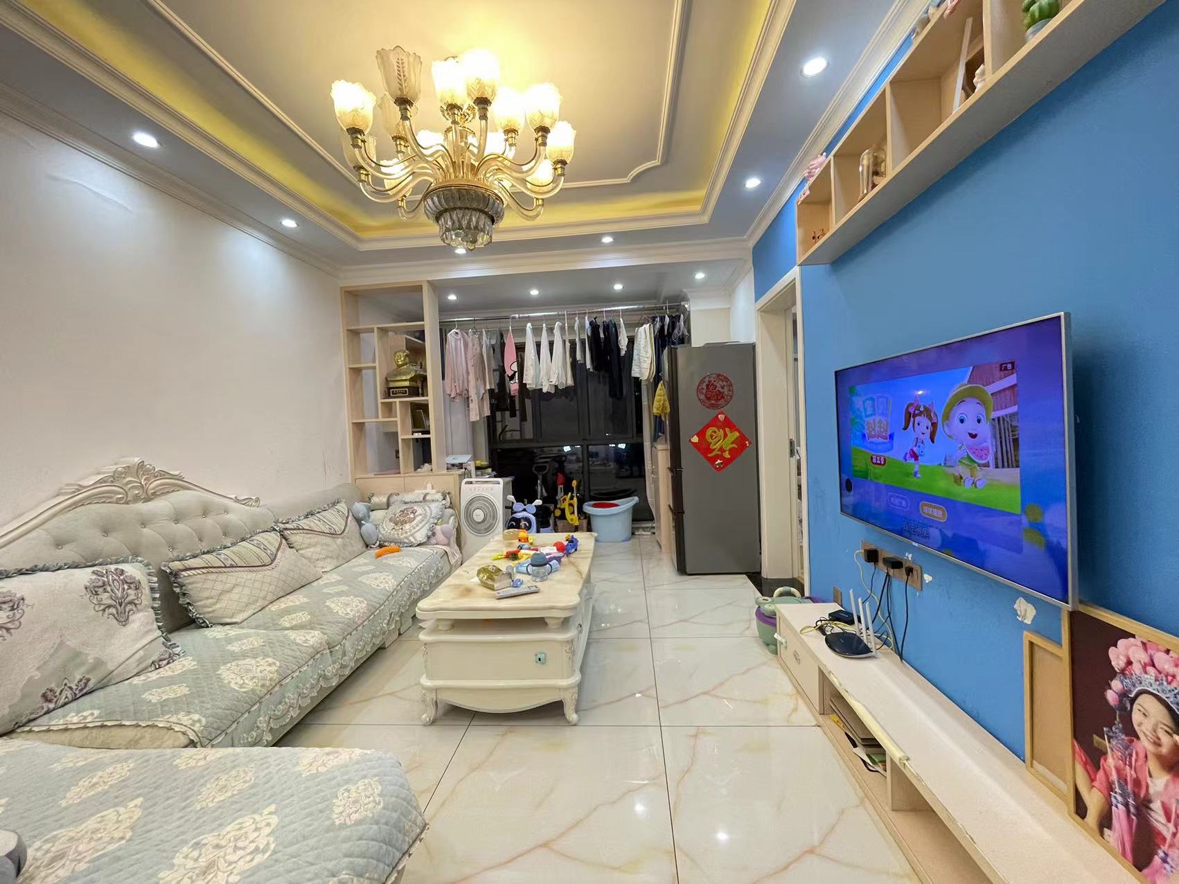 提香蓝岸 3室2厅1卫 63.0万 提香蓝岸 3室2厅1卫 63.0万客厅