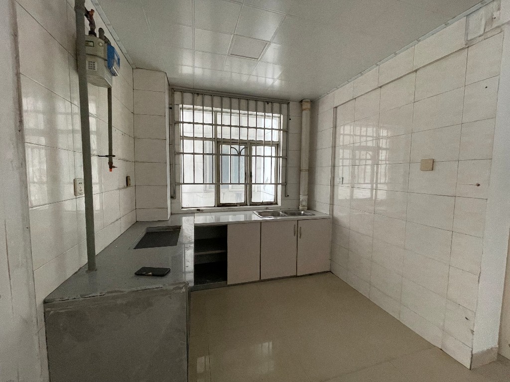 耀华锦园 2室2厅1卫 55.0万 耀华锦园 2室2厅1卫 55.0万客厅