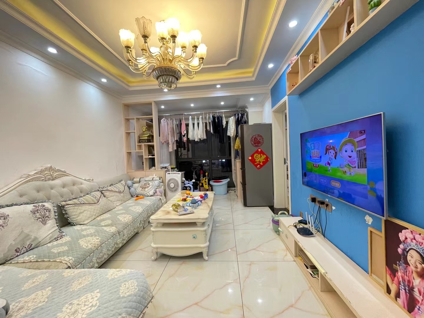 提香蓝岸 3室2厅1卫 63.0万 提香蓝岸 3室2厅1卫 63.0万客厅