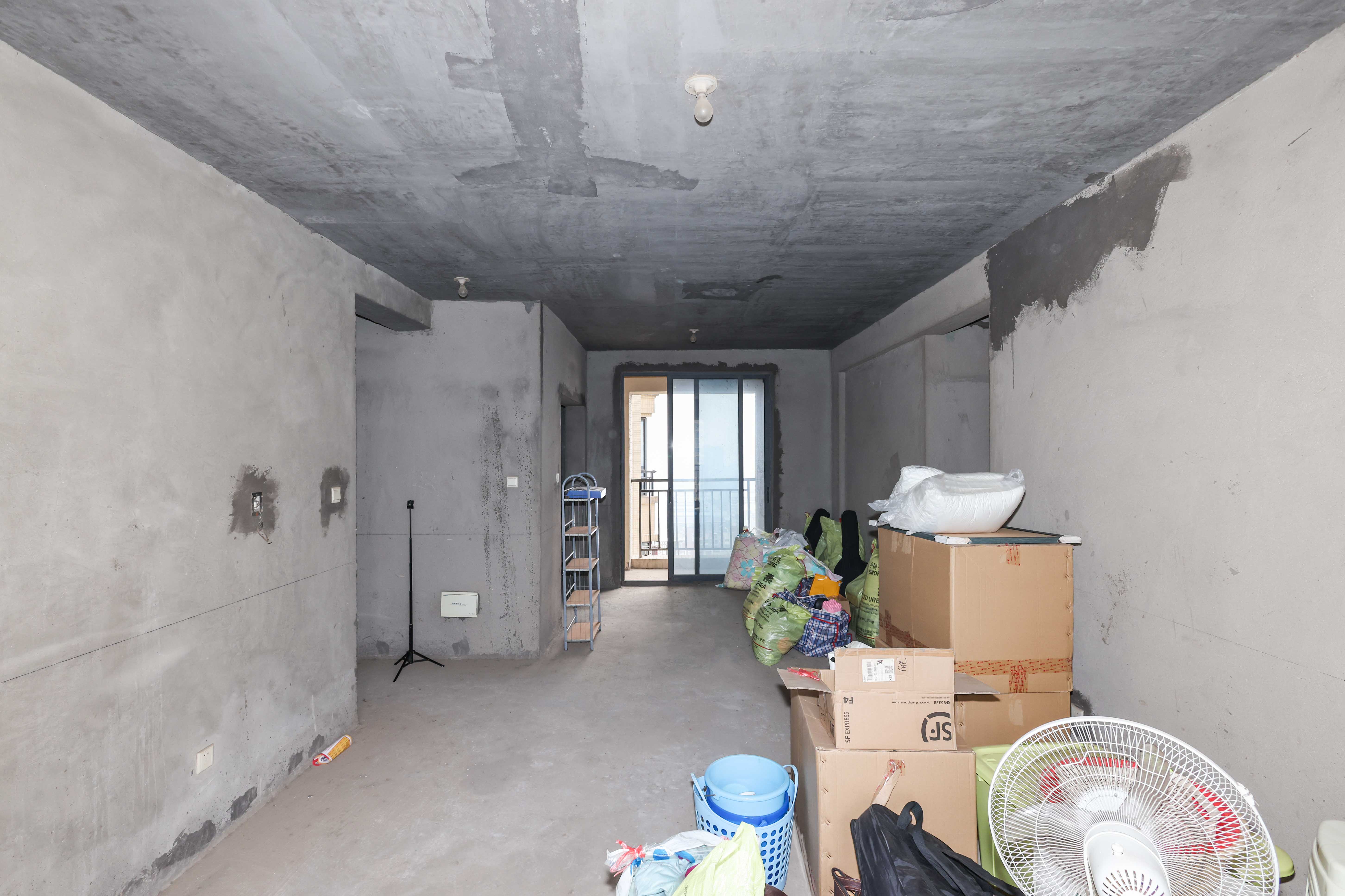 保利麓谷林语B区  3室2厅1卫    167.98万客厅