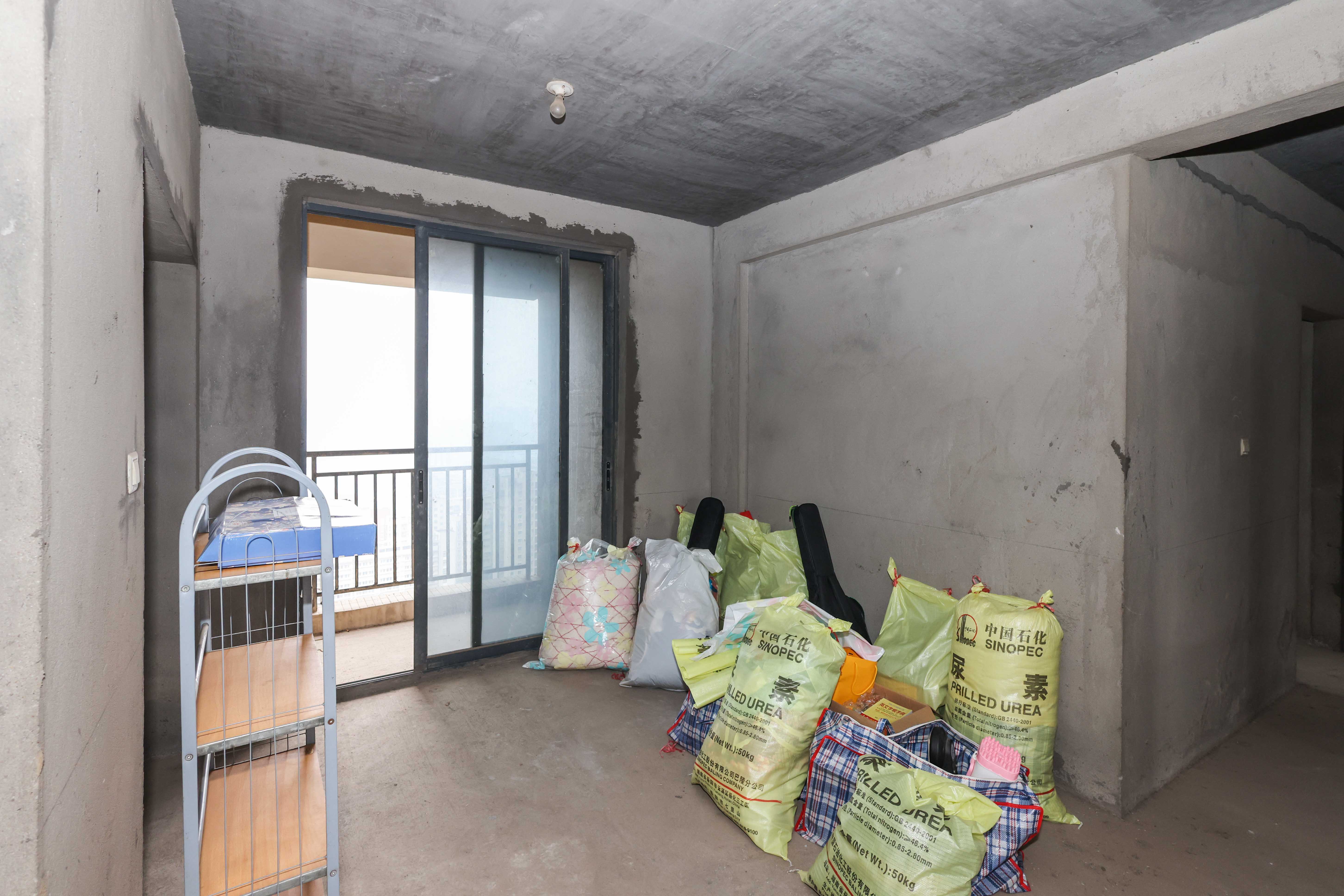 保利麓谷林语B区  3室2厅1卫    167.98万客厅