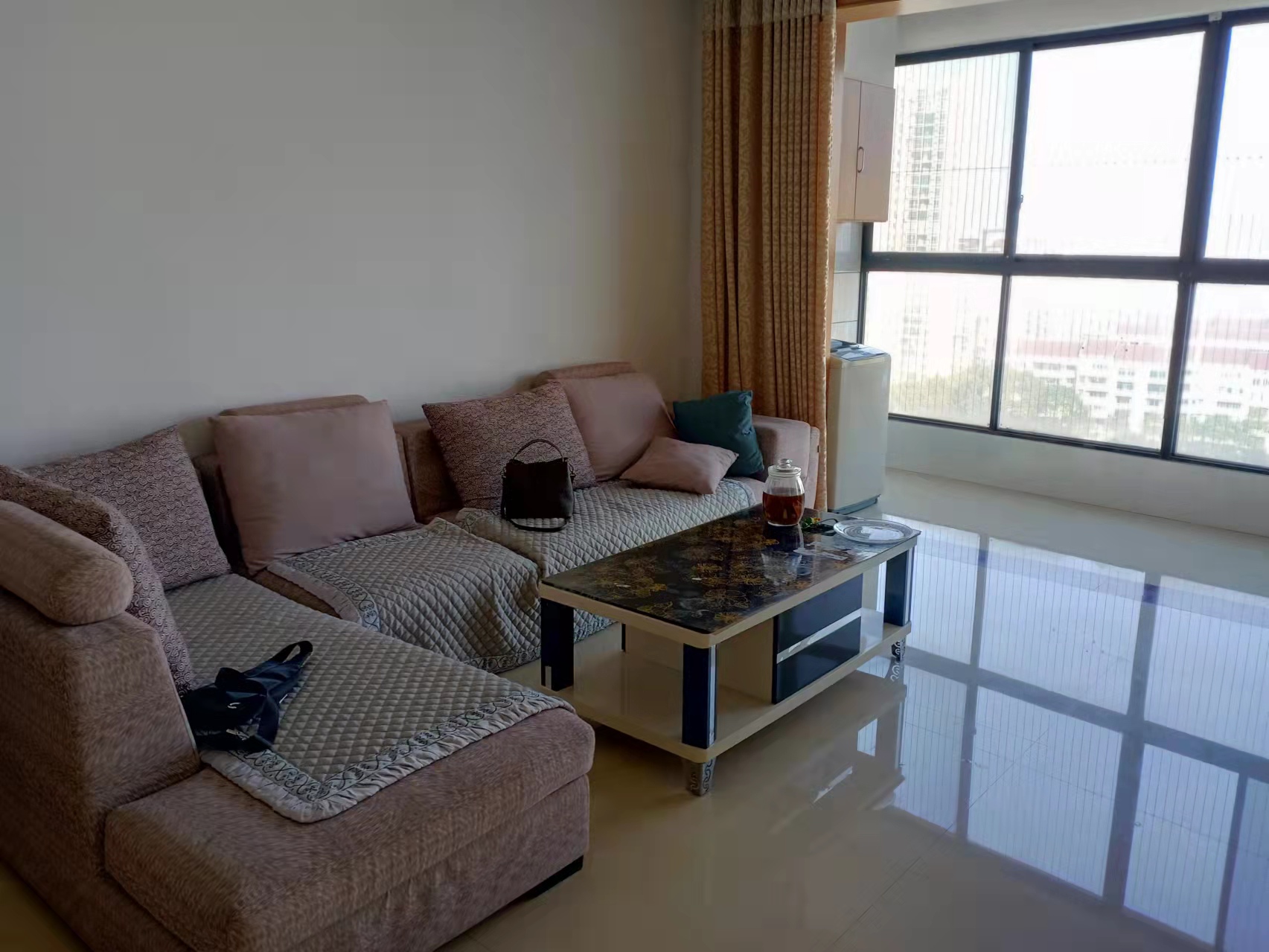 世纪嘉苑  2室2厅1卫    2200.0元/月 世纪嘉苑  2室2厅1卫    2200.0元/月室内图