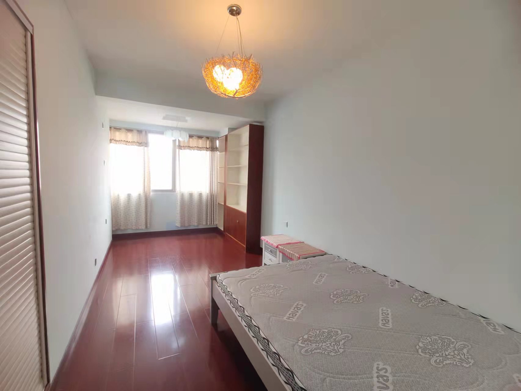 畅园小区 4室2厅2卫 85.0万 畅园小区 4室2厅2卫 85.0万客厅