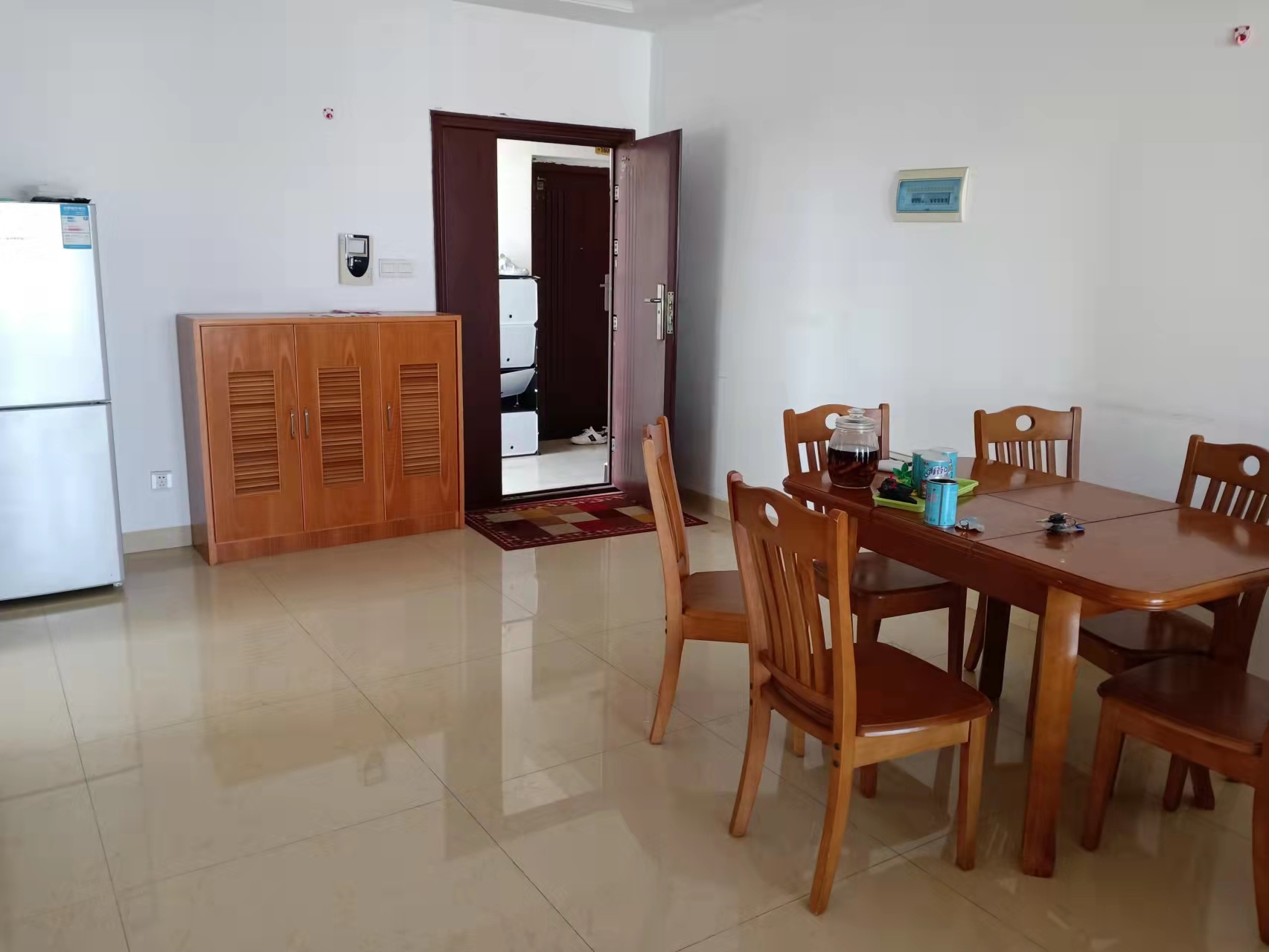 世纪嘉苑  2室2厅1卫    2200.0元/月 世纪嘉苑  2室2厅1卫    2200.0元/月室内图