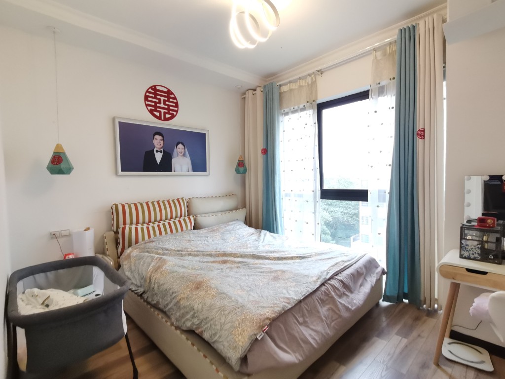 阳光爱琴海 3室2厅1卫 48.8万 阳光爱琴海 3室2厅1卫 48.8万客厅