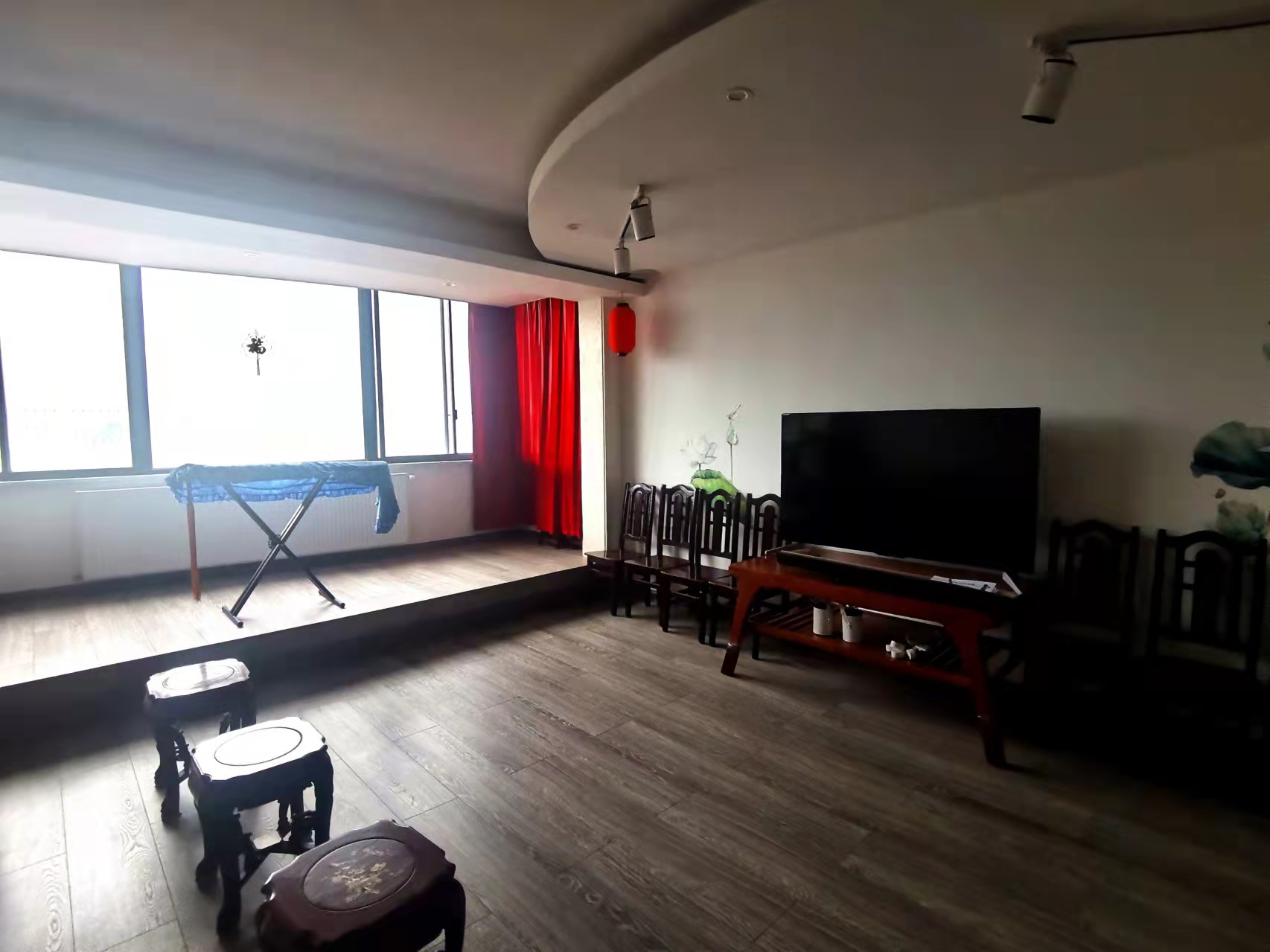 亚都花园 0室0厅0卫 110.0万 亚都花园 0室0厅0卫 110.0万客厅