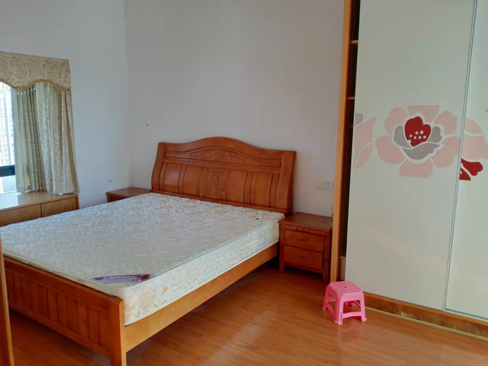 世纪嘉苑  2室2厅1卫    2200.0元/月 世纪嘉苑  2室2厅1卫    2200.0元/月室内图