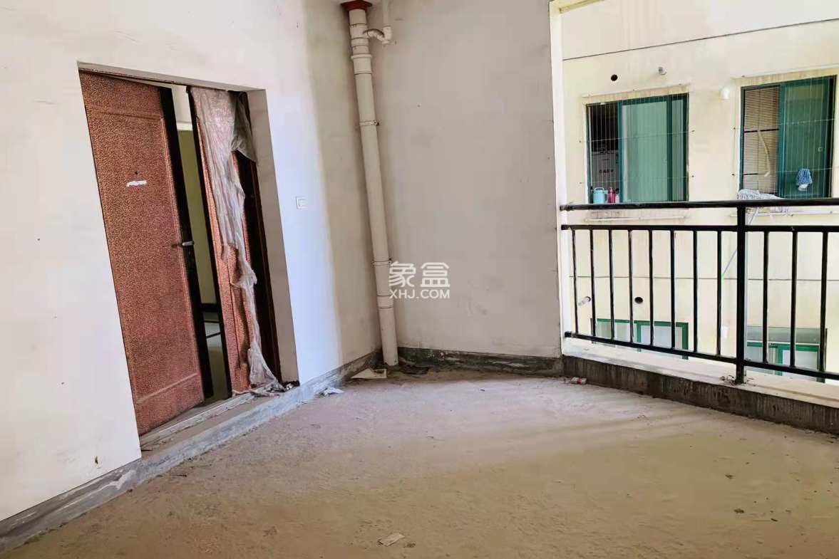 经世皇城 4室2厅1卫 90.8万 经世皇城 4室2厅1卫 90.8万客厅