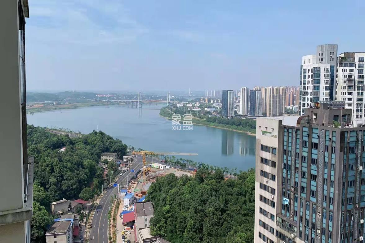 经世皇城 4室2厅1卫 90.8万 经世皇城 4室2厅1卫 90.8万客厅