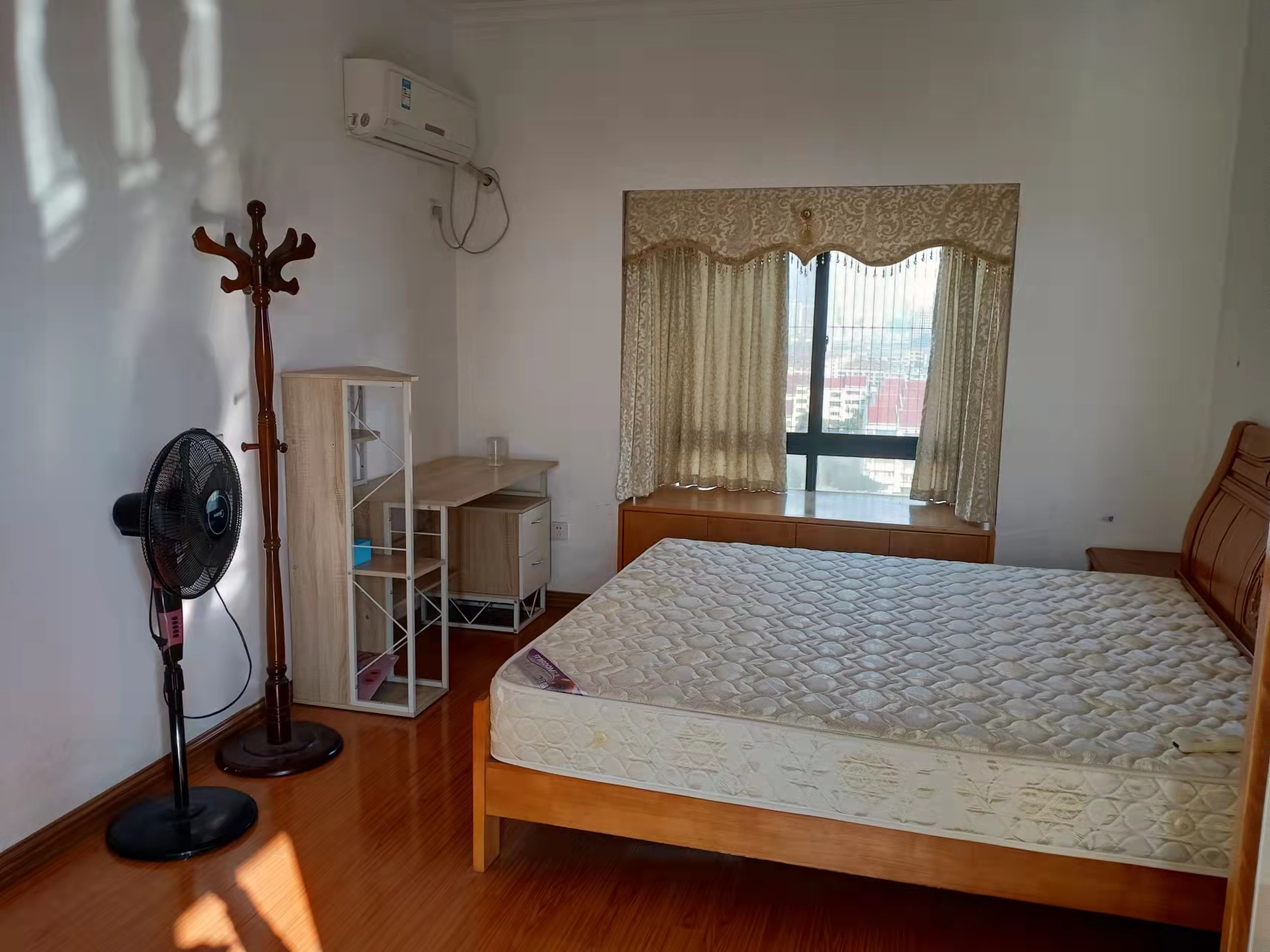 世纪嘉苑  2室2厅1卫    2200.0元/月 世纪嘉苑  2室2厅1卫    2200.0元/月室内图