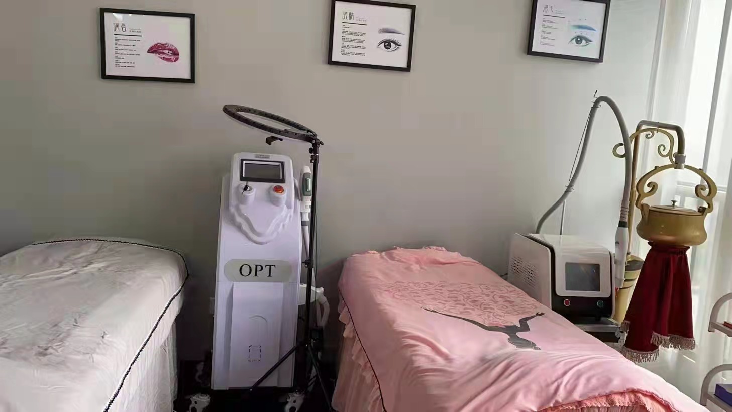 中央商业广场  1室1厅0卫    30.8万 中央商业广场  1室1厅0卫    30.8万客厅