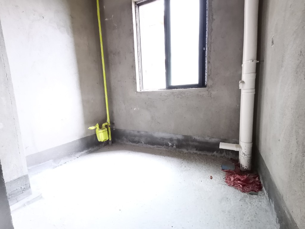 时代新城(翰林府) 3室2厅2卫 60.0万 时代新城(翰林府) 3室2厅2卫 60.0万客厅