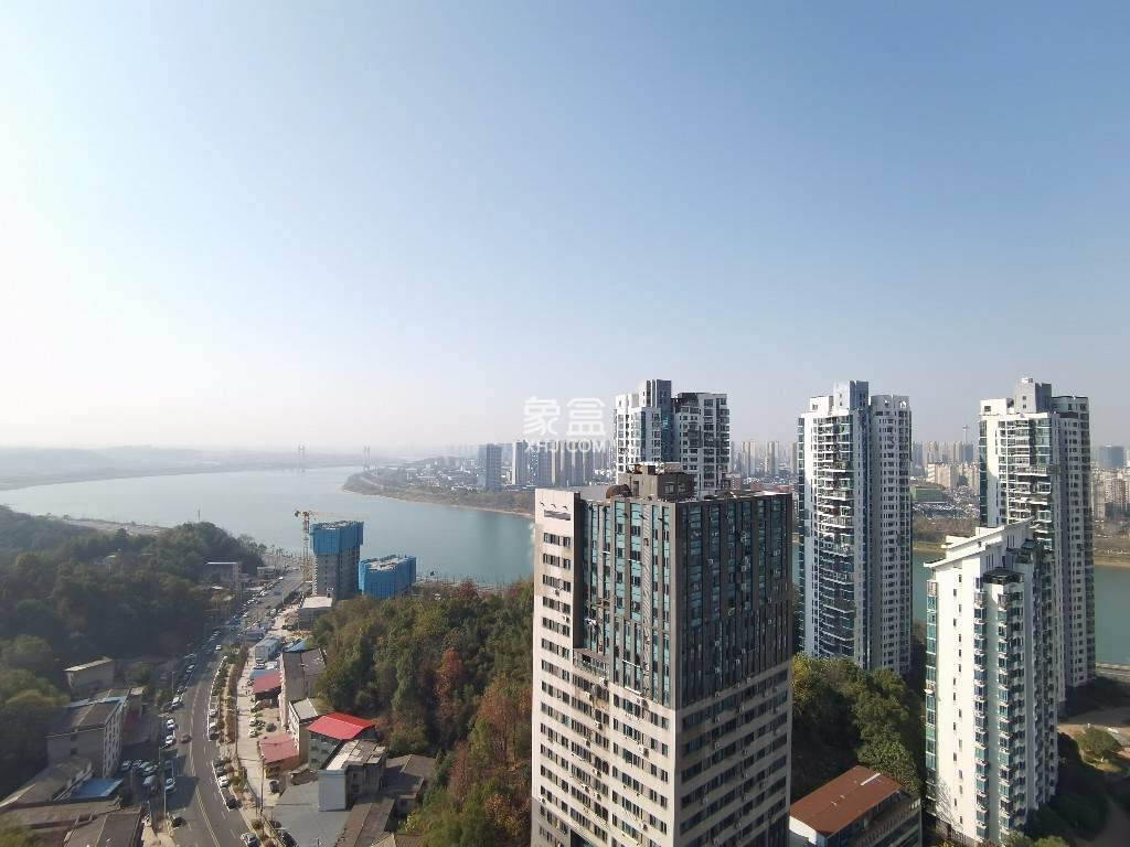 经世皇城 4室2厅1卫 90.8万 经世皇城 4室2厅1卫 90.8万客厅