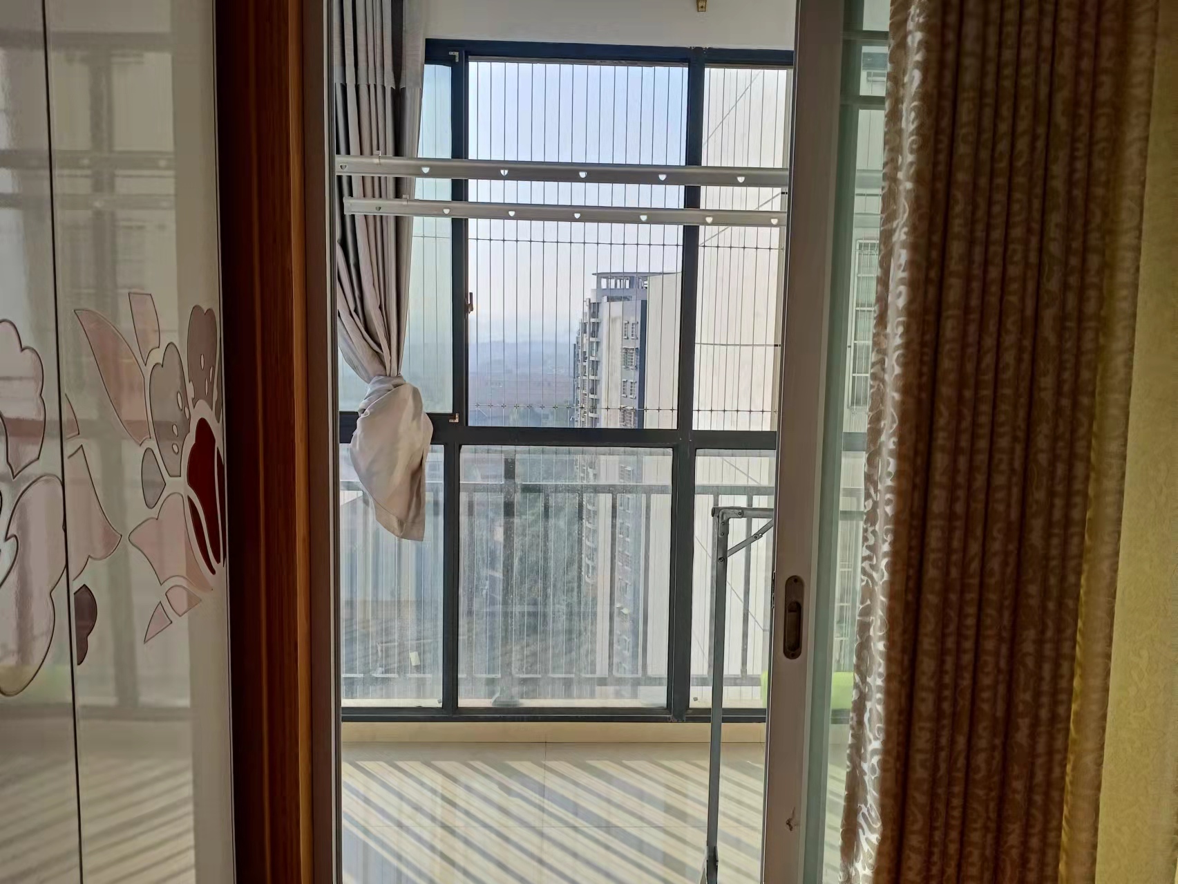 世纪嘉苑  2室2厅1卫    2200.0元/月 世纪嘉苑  2室2厅1卫    2200.0元/月室内图