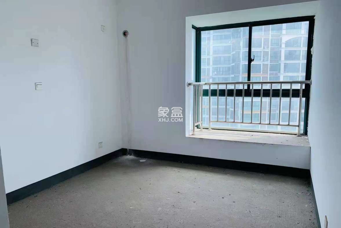 经世皇城 4室2厅1卫 90.8万 经世皇城 4室2厅1卫 90.8万客厅