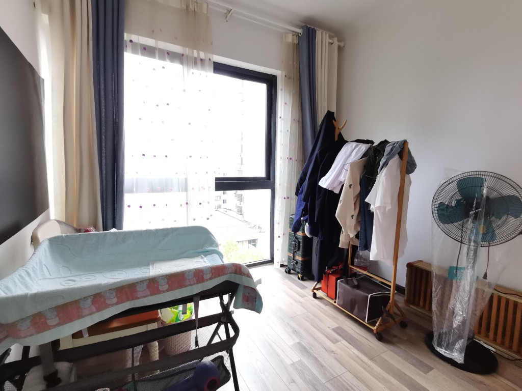 阳光爱琴海 3室2厅1卫 48.8万 阳光爱琴海 3室2厅1卫 48.8万客厅