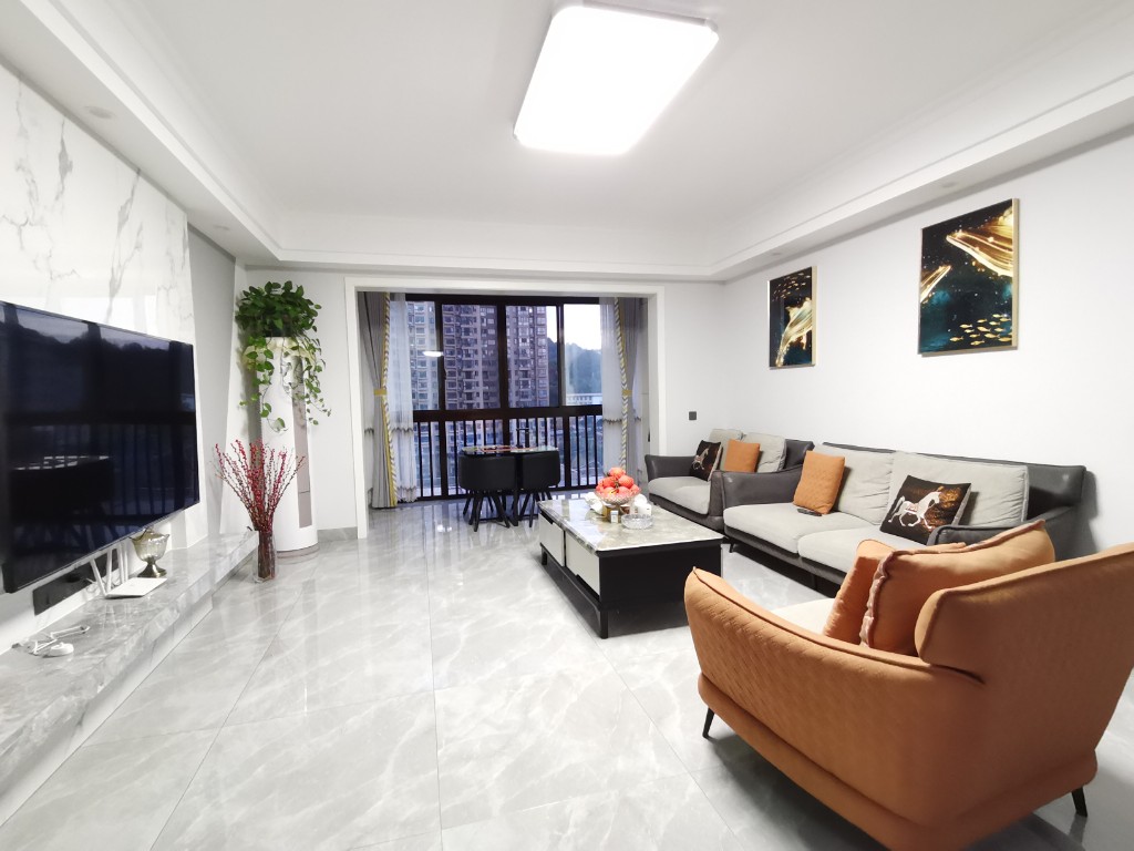 上善国际(翰林府) 4室2厅2卫 81.8万 上善国际(翰林府) 4室2厅2卫 81.8万客厅