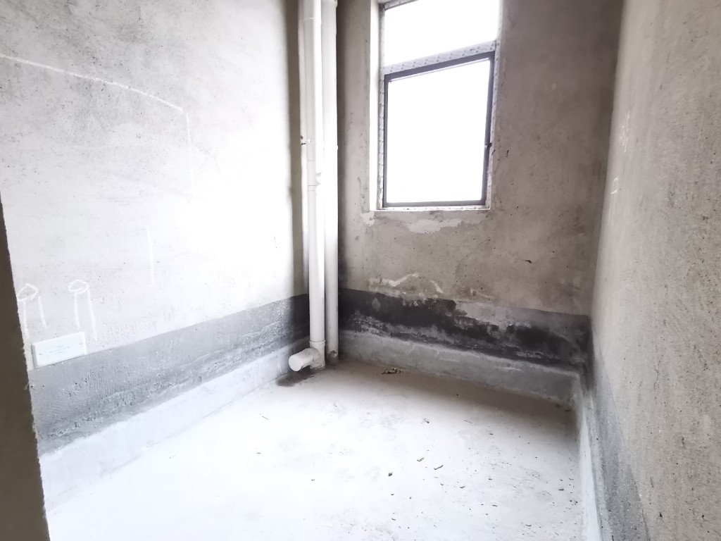 时代新城(翰林府) 3室2厅2卫 60.0万 时代新城(翰林府) 3室2厅2卫 60.0万客厅