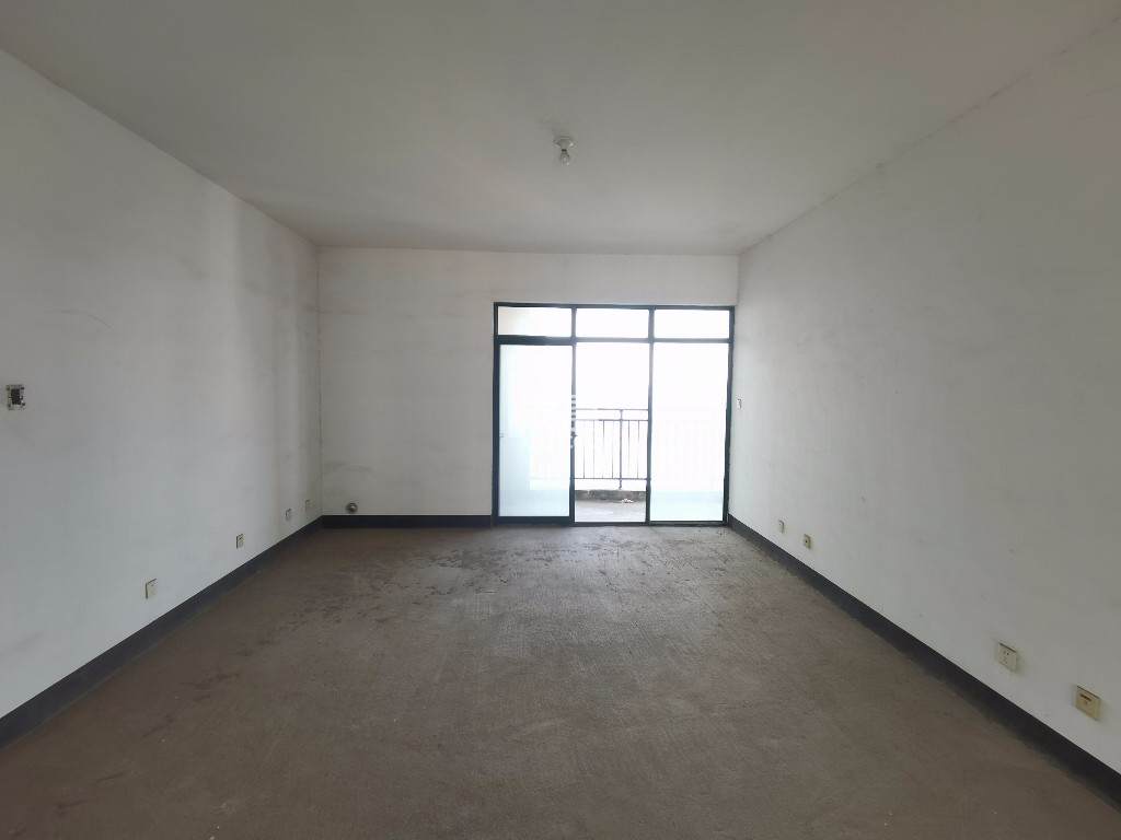 经世皇城 4室2厅1卫 90.8万 经世皇城 4室2厅1卫 90.8万客厅