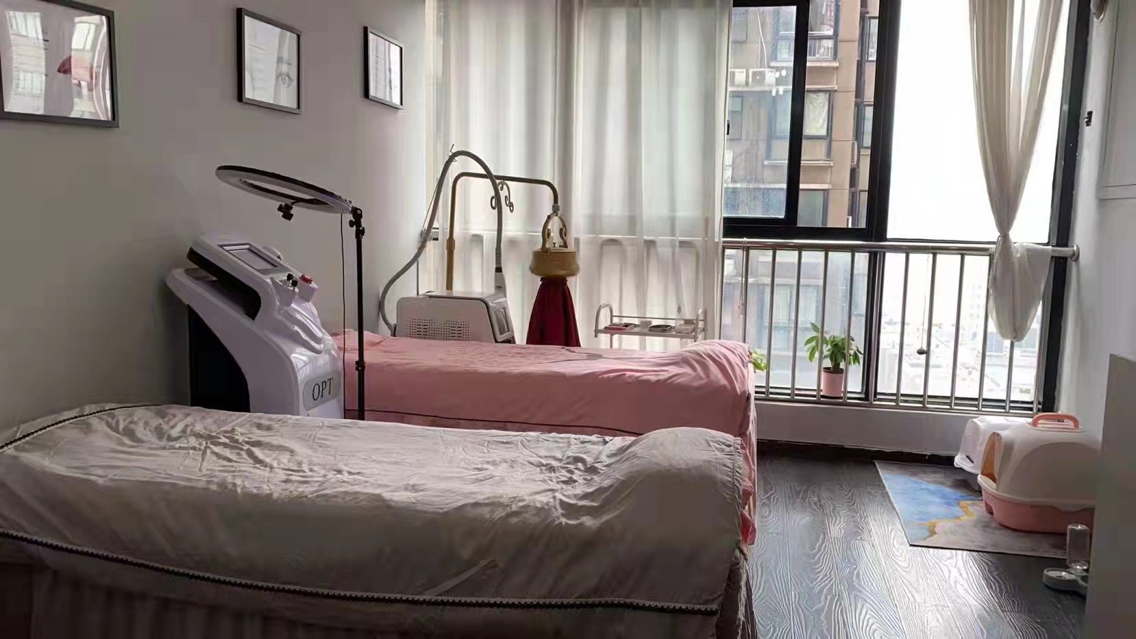 中央商业广场  1室1厅0卫    30.8万 中央商业广场  1室1厅0卫    30.8万客厅