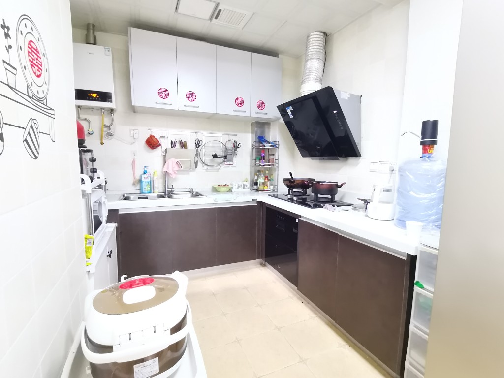 阳光爱琴海 3室2厅1卫 48.8万 阳光爱琴海 3室2厅1卫 48.8万客厅