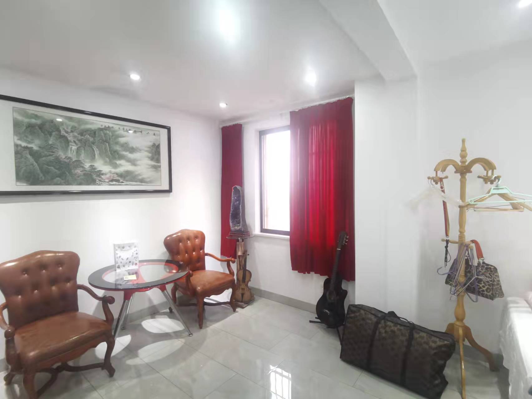 亚都花园 0室0厅0卫 110.0万 亚都花园 0室0厅0卫 110.0万客厅