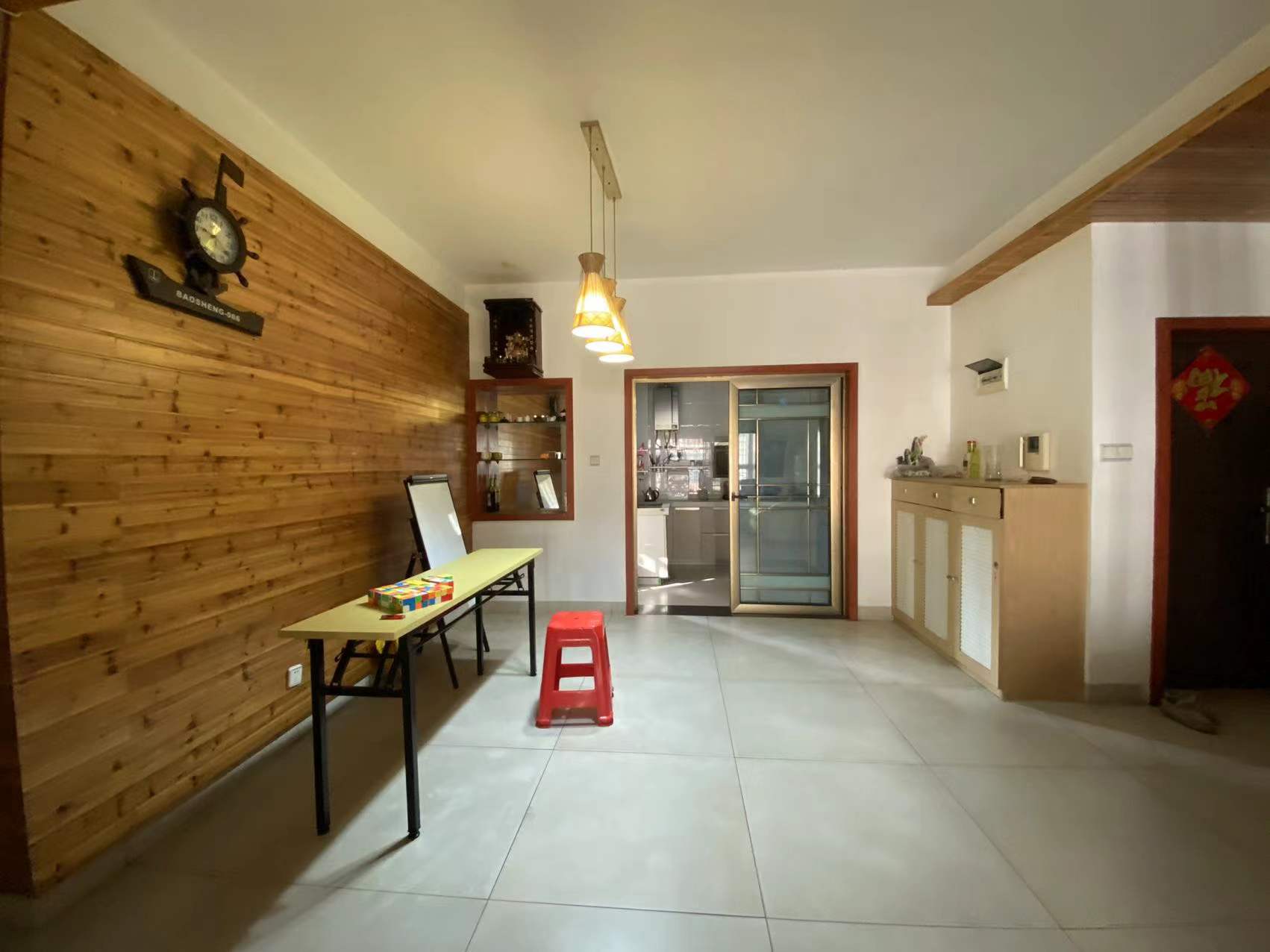 秦淮世家 3室2厅1卫 86.0万 秦淮世家 3室2厅1卫 86.0万客厅