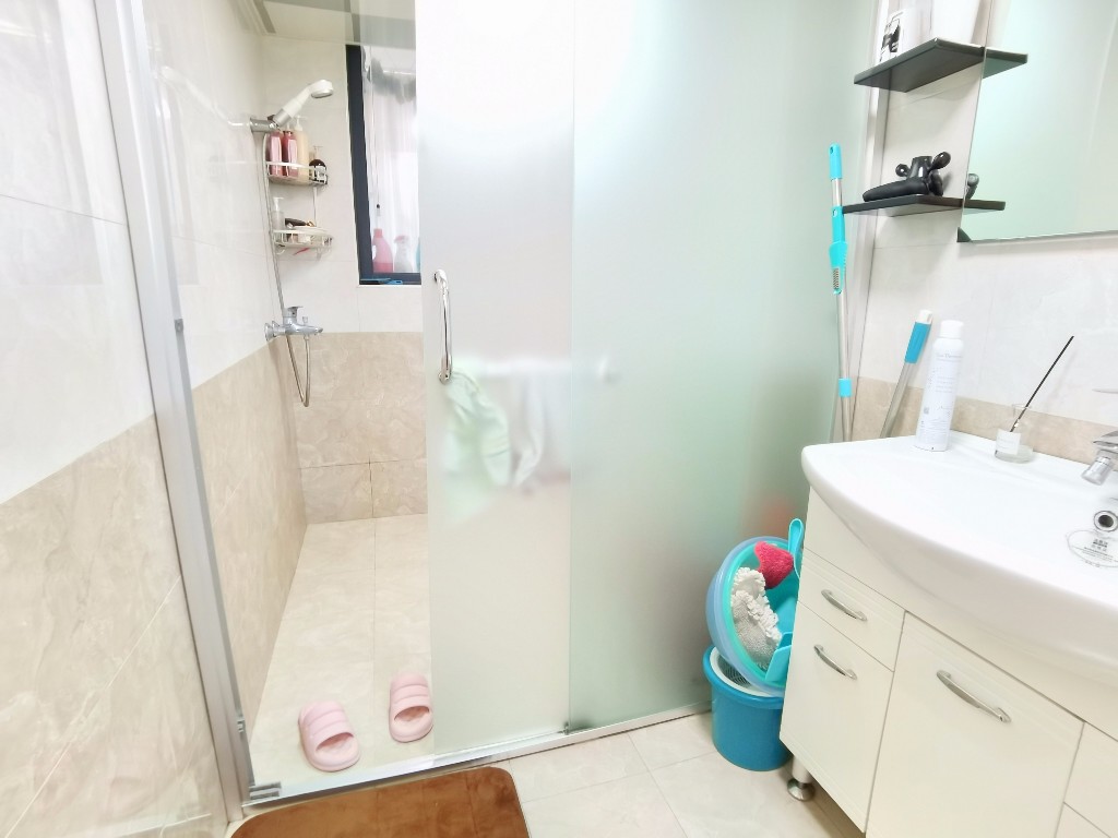 嘉天紫东苑 3室2厅2卫 53.0万 嘉天紫东苑 3室2厅2卫 53.0万客厅