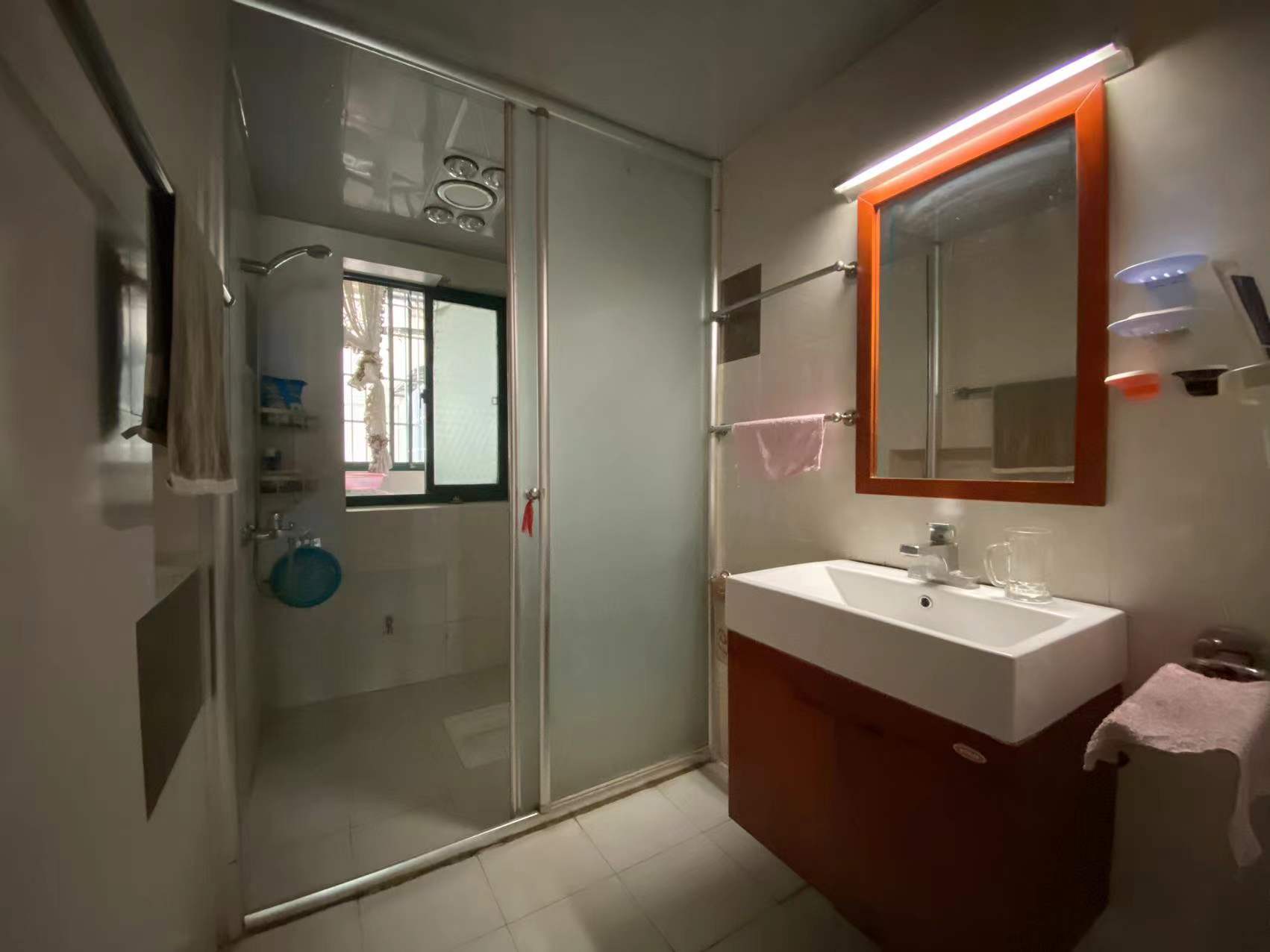 秦淮世家 3室2厅1卫 86.0万 秦淮世家 3室2厅1卫 86.0万客厅