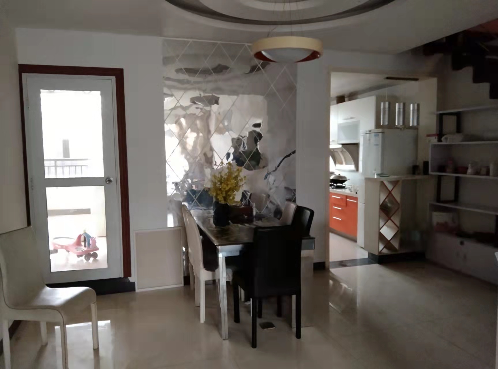 东环新城 4室2厅1卫 42.0万 东环新城 4室2厅1卫 42.0万客厅