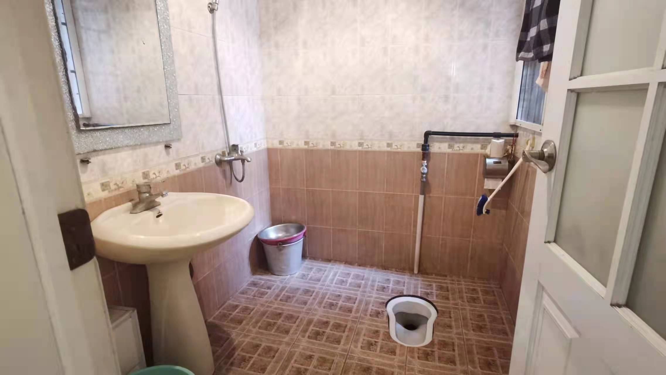 依江苑 4室2厅2卫 88.0万 依江苑 4室2厅2卫 88.0万客厅