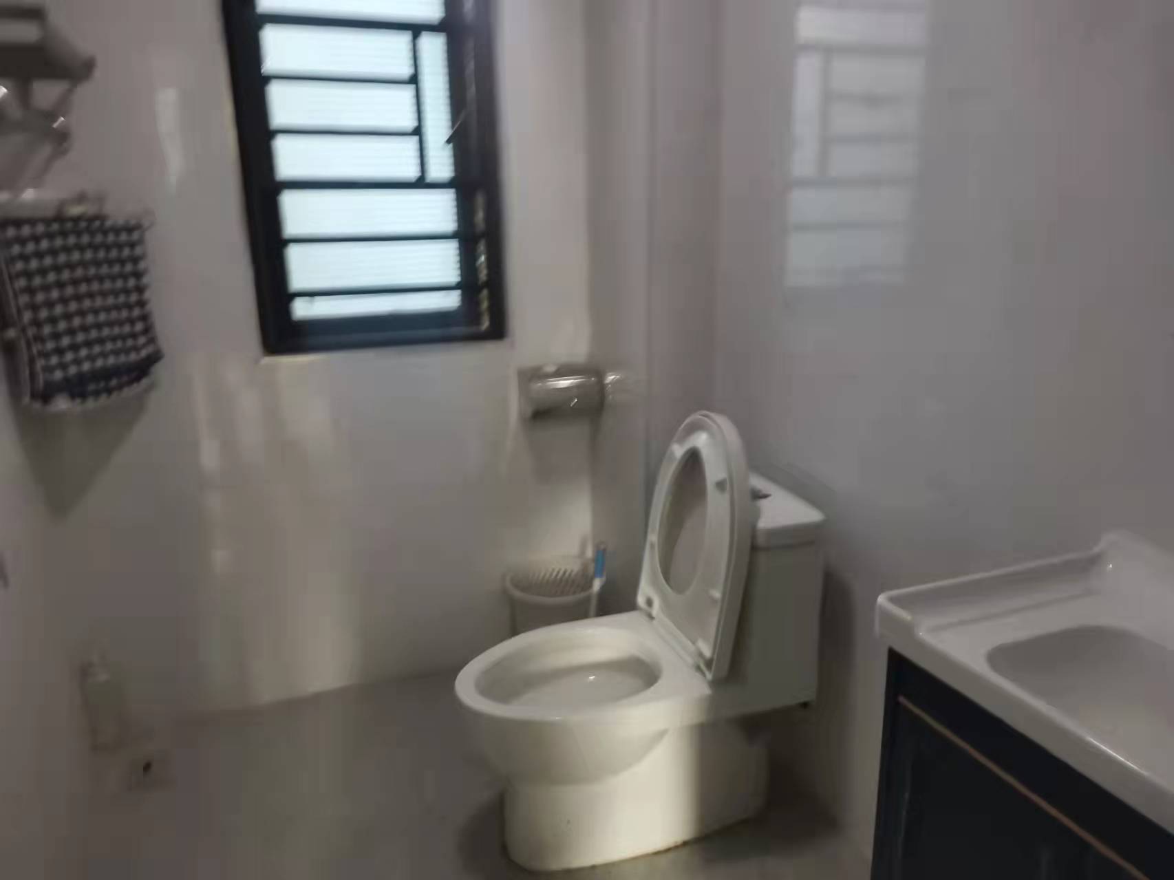 保利香槟国际 3室2厅2卫 2200.0元/月 保利香槟国际 3室2厅2卫 2200.0元/月室内图