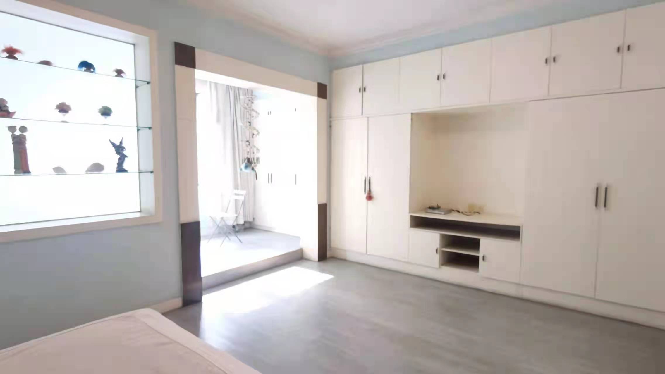 依江苑 4室2厅2卫 88.0万 依江苑 4室2厅2卫 88.0万客厅