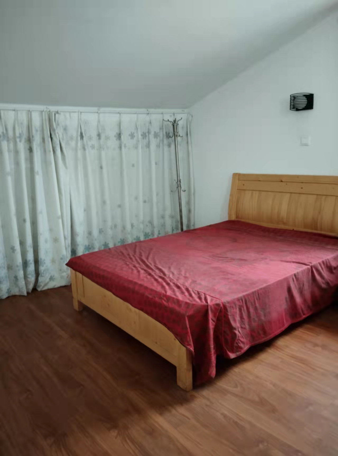 东环新城 4室2厅1卫 42.0万 东环新城 4室2厅1卫 42.0万客厅