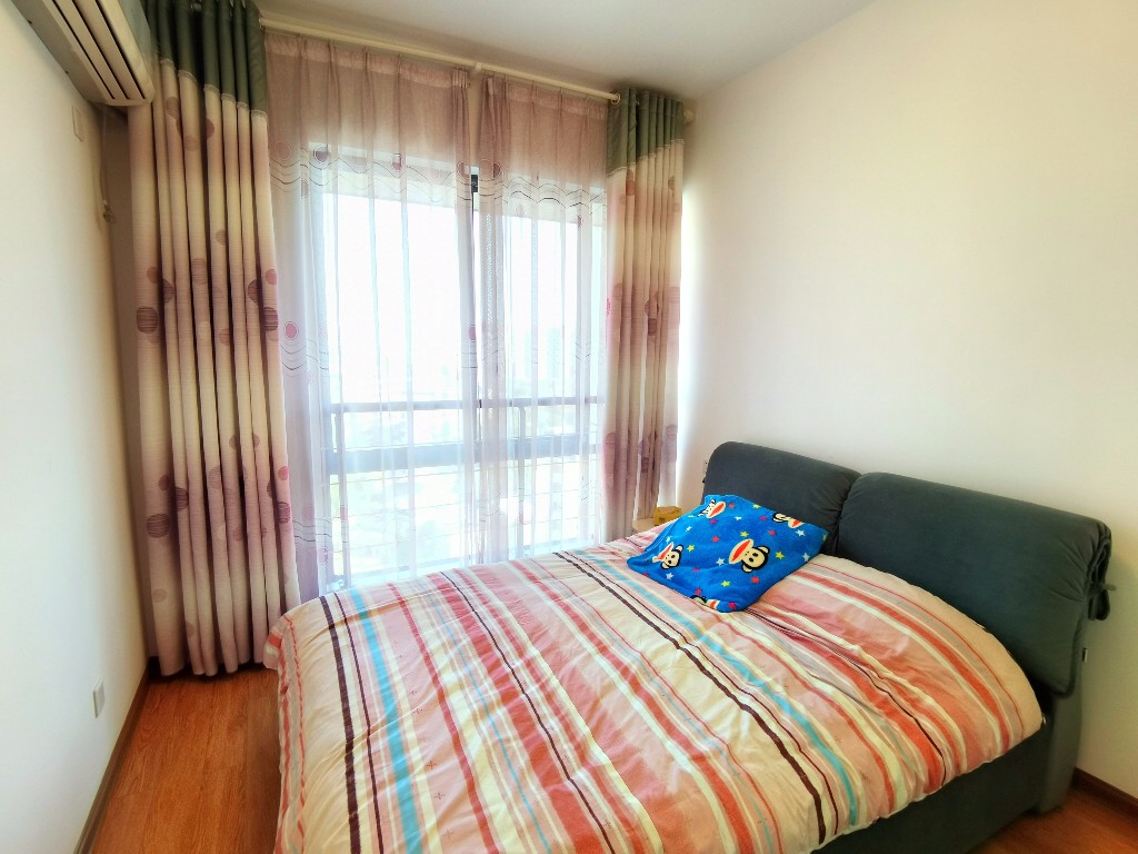 嘉天紫东苑 3室2厅2卫 53.0万 嘉天紫东苑 3室2厅2卫 53.0万客厅