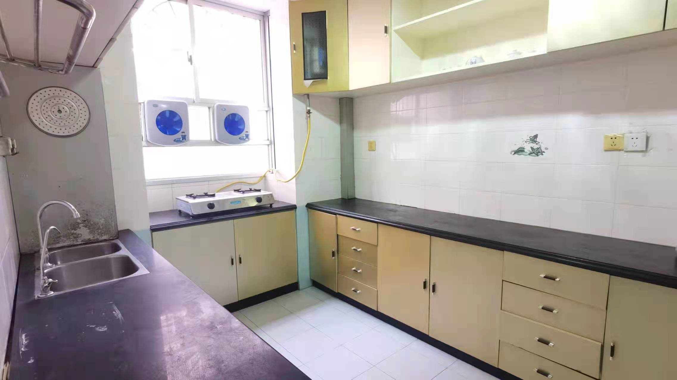 依江苑 4室2厅2卫 88.0万 依江苑 4室2厅2卫 88.0万客厅